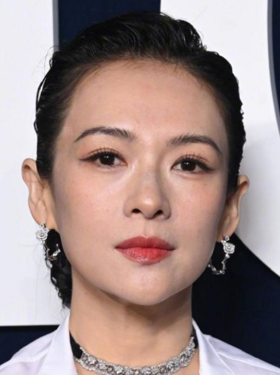 有人说章子怡是黄金比例脸型,很适合大荧幕.