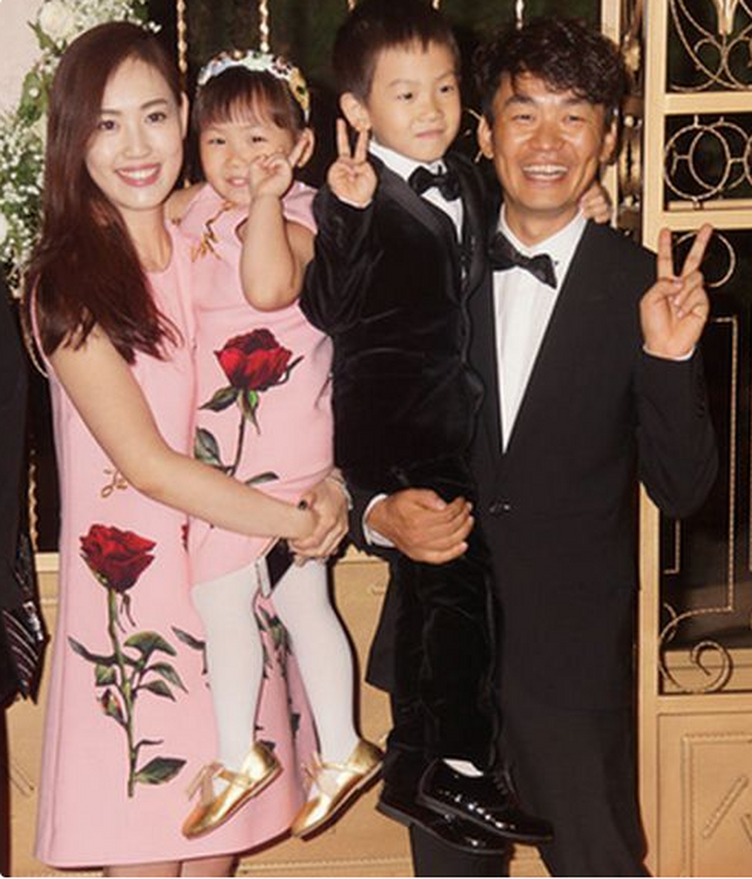 日前(29日),有媒体爆料,王宝强带着女友冯清现身香港尖沙咀被网友偶遇