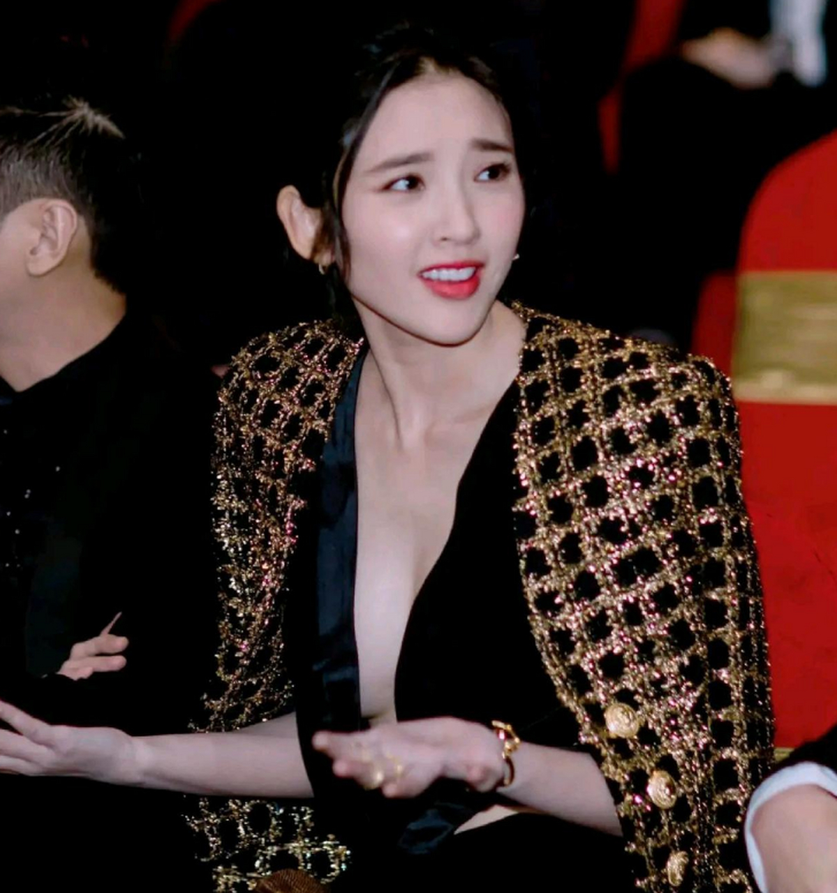 唐艺昕这样够性感吗?