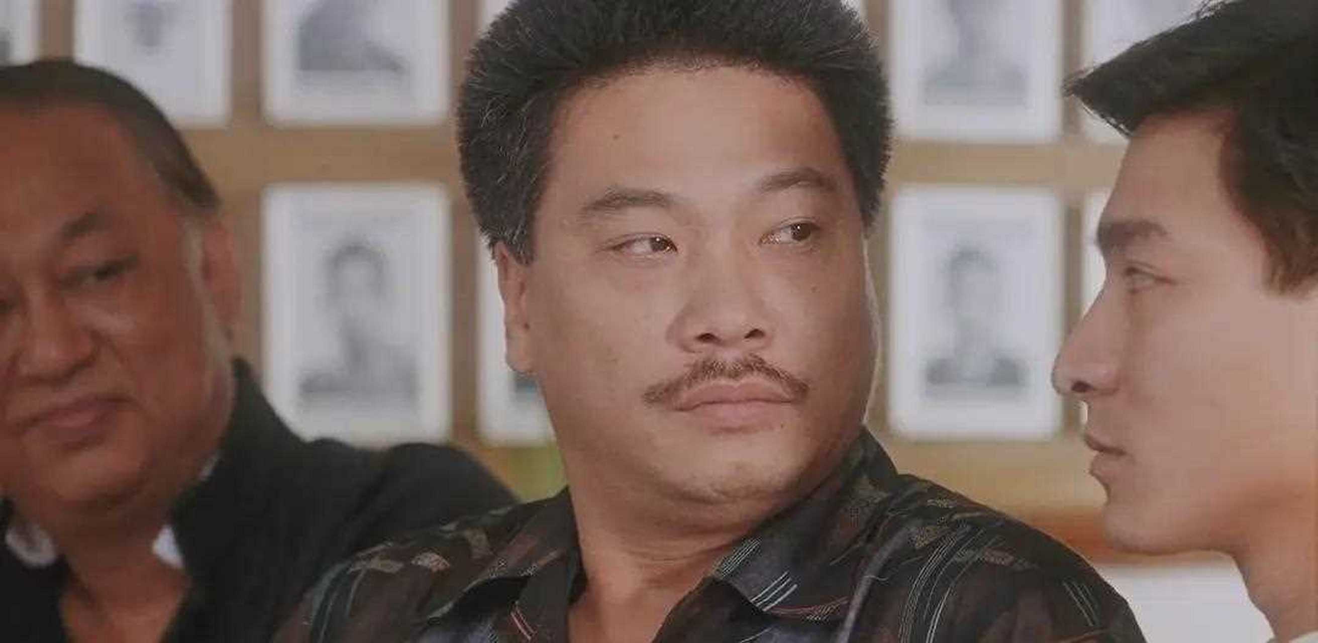 "雷洛","跛豪"的扮演者随时换,但"猪油仔"的扮演者只有两位:吴孟达和