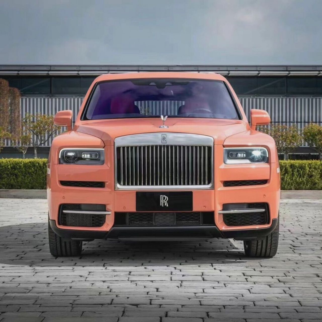 奢华座驾劳斯莱斯库里南:每天认识一辆车的终极选择!