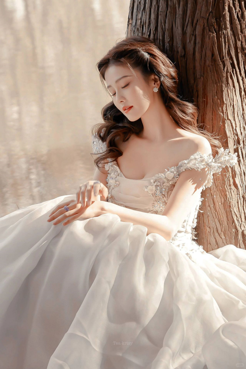 白鹿穿婚纱,你爱了吗?