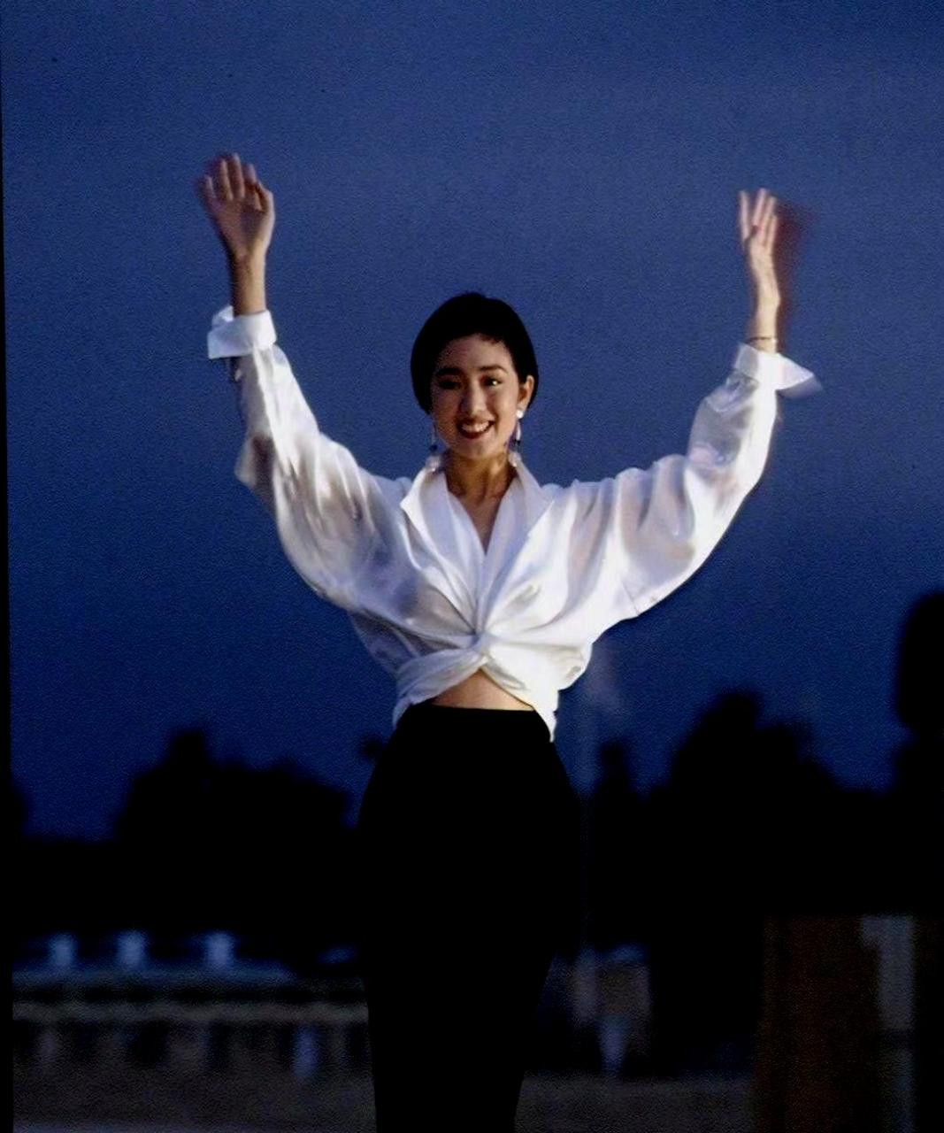 巩俐的黑白照片始终是经典之作.