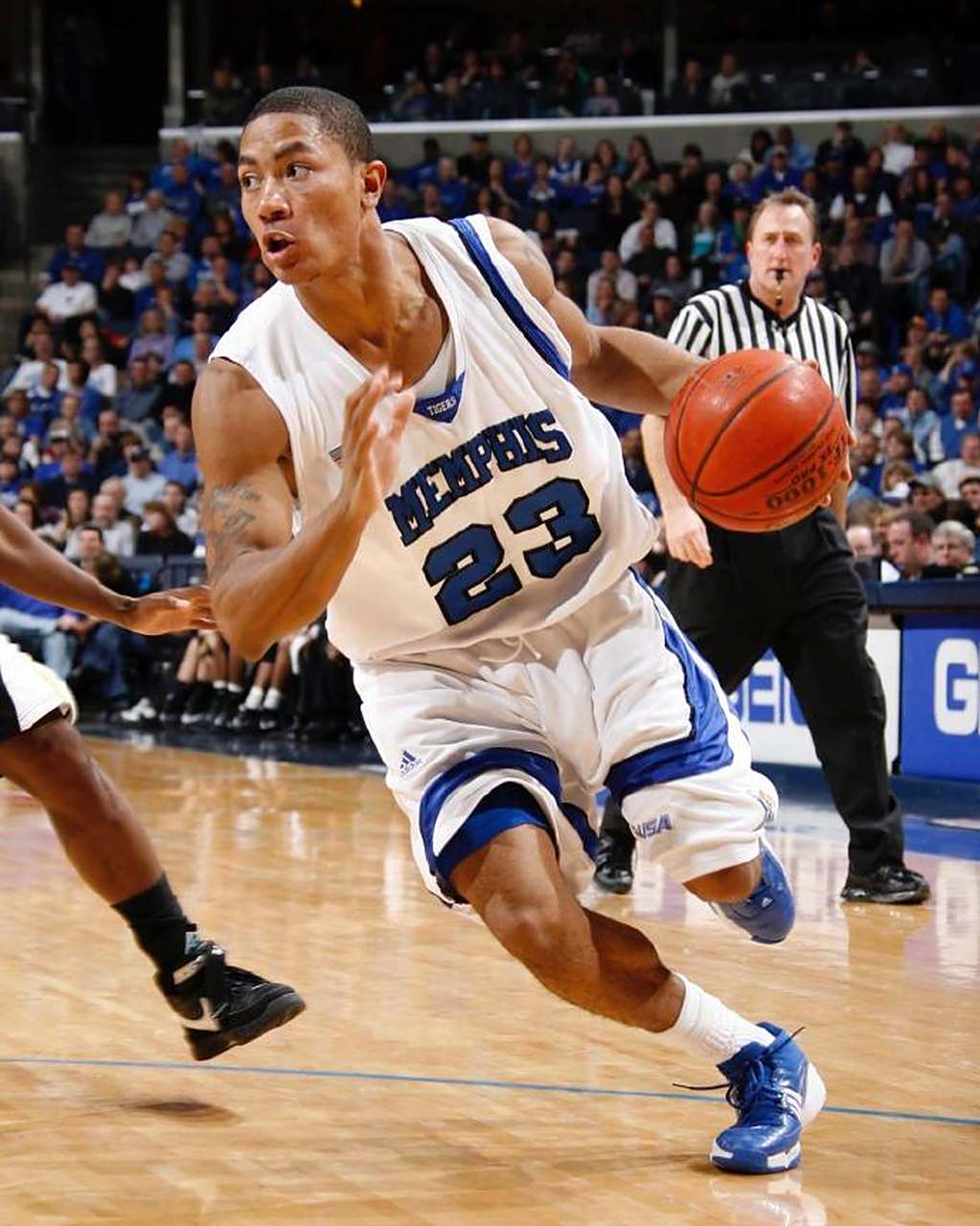 罗斯重回青春起点,将在灰熊身穿23号  灰熊官方消息,球队已经签下了