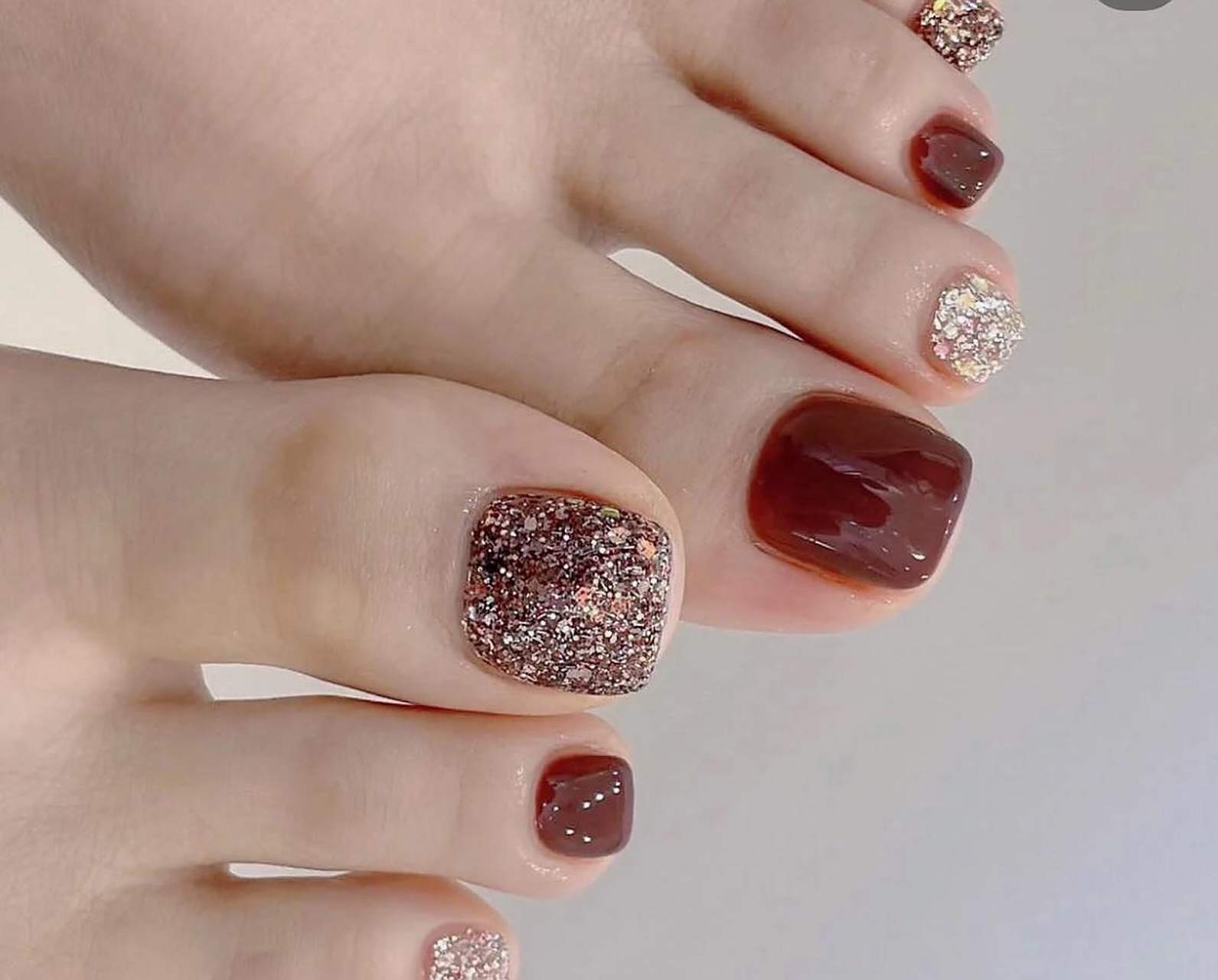 显白美甲 脚|||爆闪碎钻胶 显白酒红[期待]