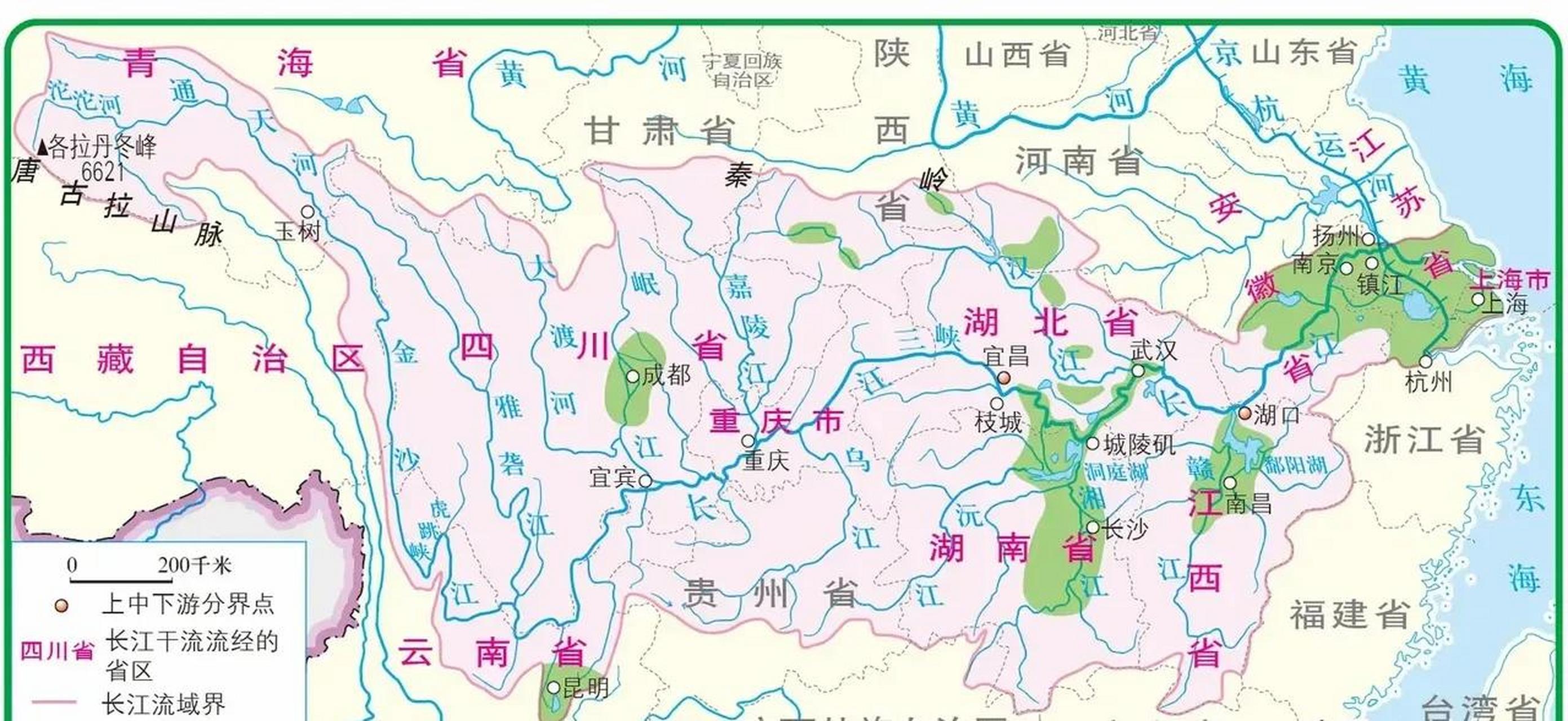 长江各支流流域面积在1万平方公里以上的有49条,总长超过1000公里的有