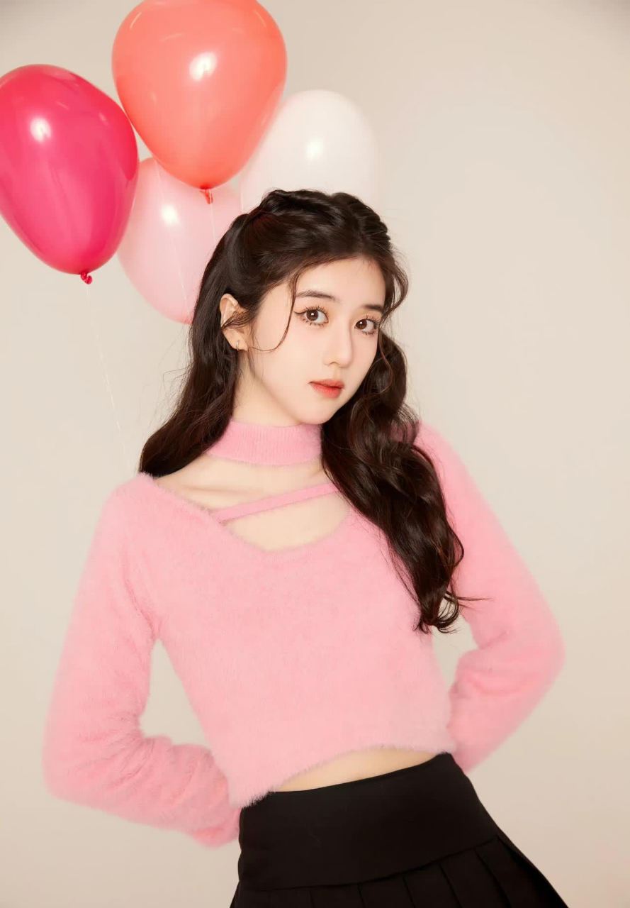 李凯馨浪漫粉色冬日写真. 李凯欣