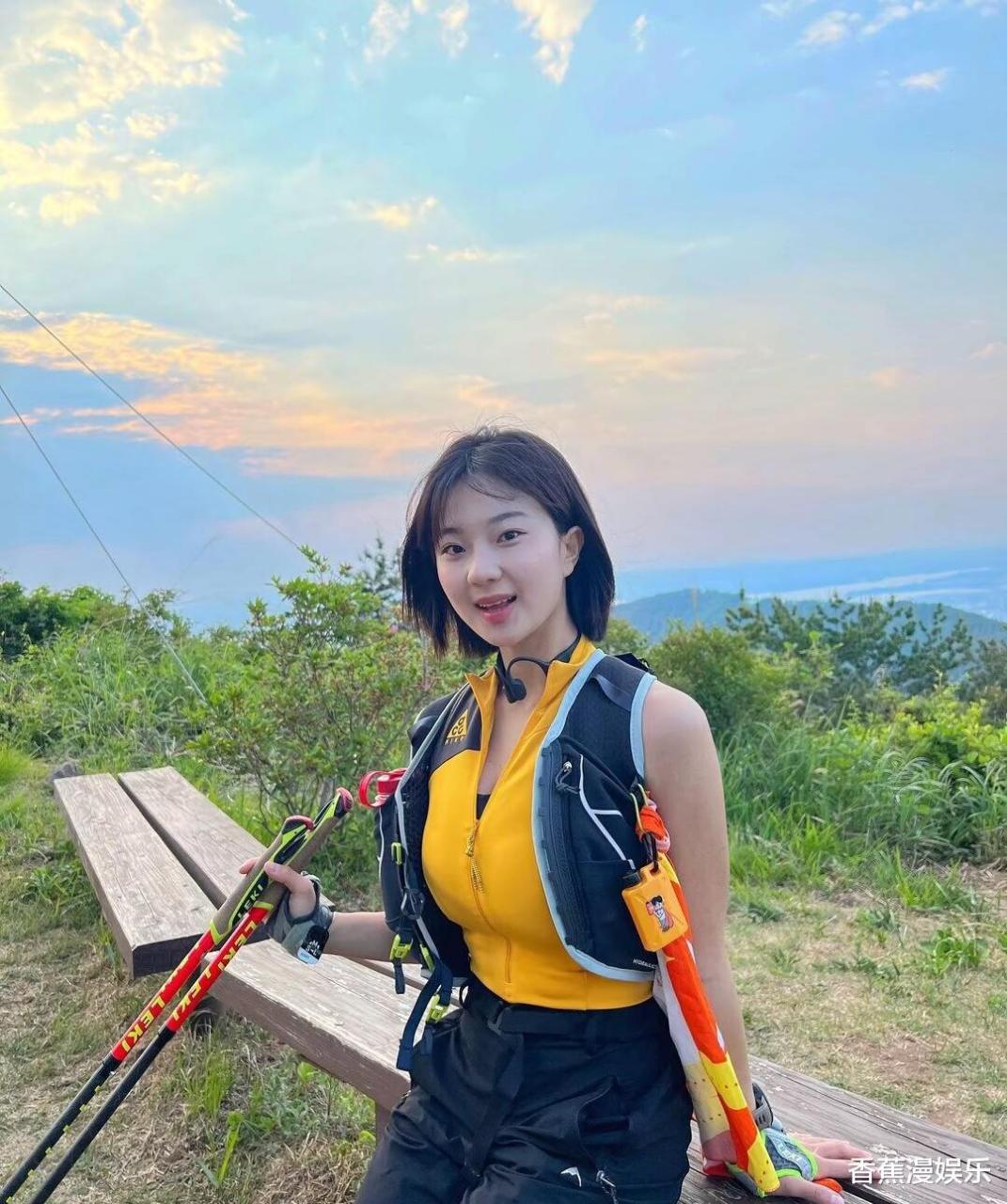 图集:短发青涩女神,登山健身,风韵身姿魅力秀-副本