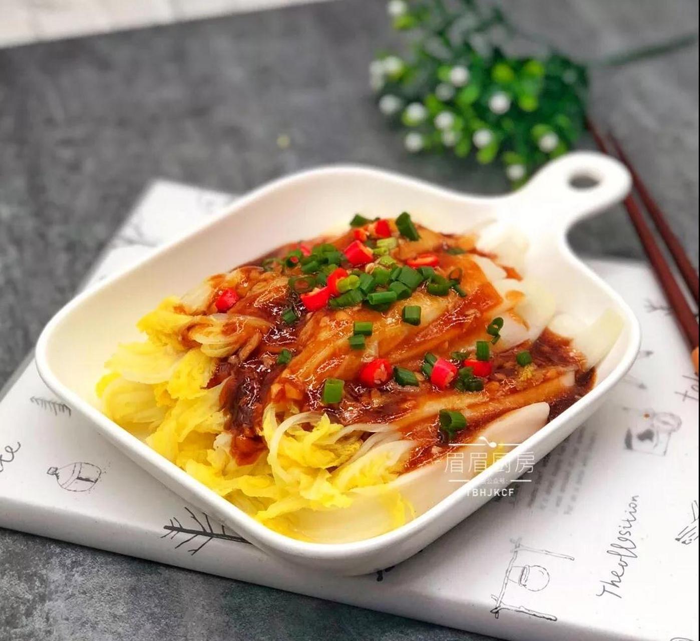 蚝油娃娃菜 娃娃菜除了清炒,还有许多美味的做法;蚝油味道鲜美,娃娃菜