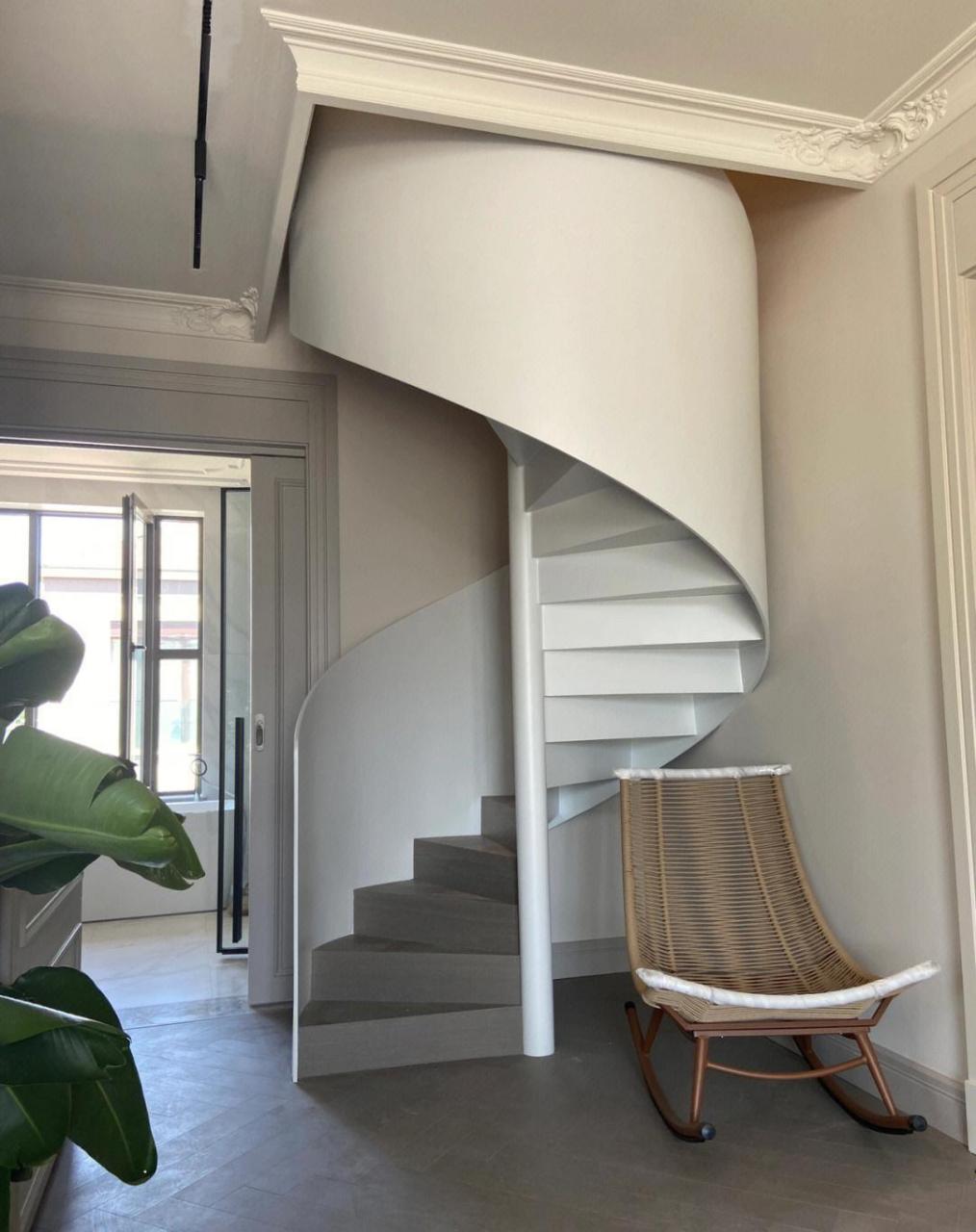 小尺寸旋转楼梯,直径1.7米              #且踏青且装修