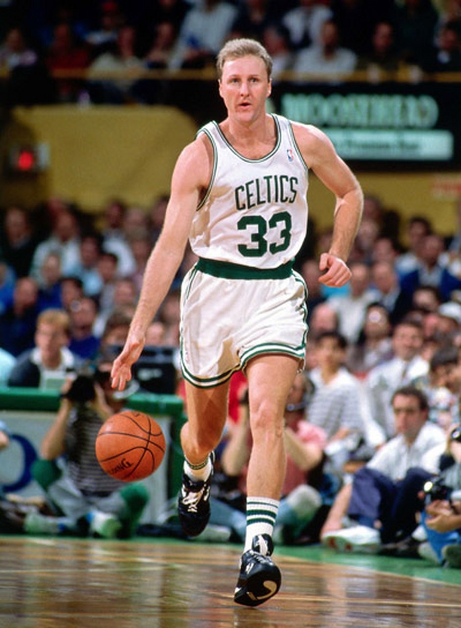 拉里伯德是勒布朗詹姆斯出现之前,nba历史排名第一的小前锋,作为80