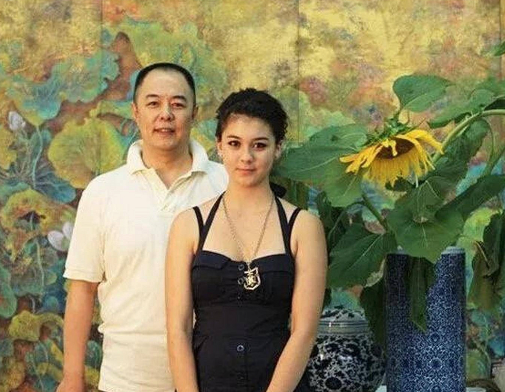 沈丹萍与张铁林分手后,她冲破亲友的反对,毅然嫁给了德国人乌伟,然而