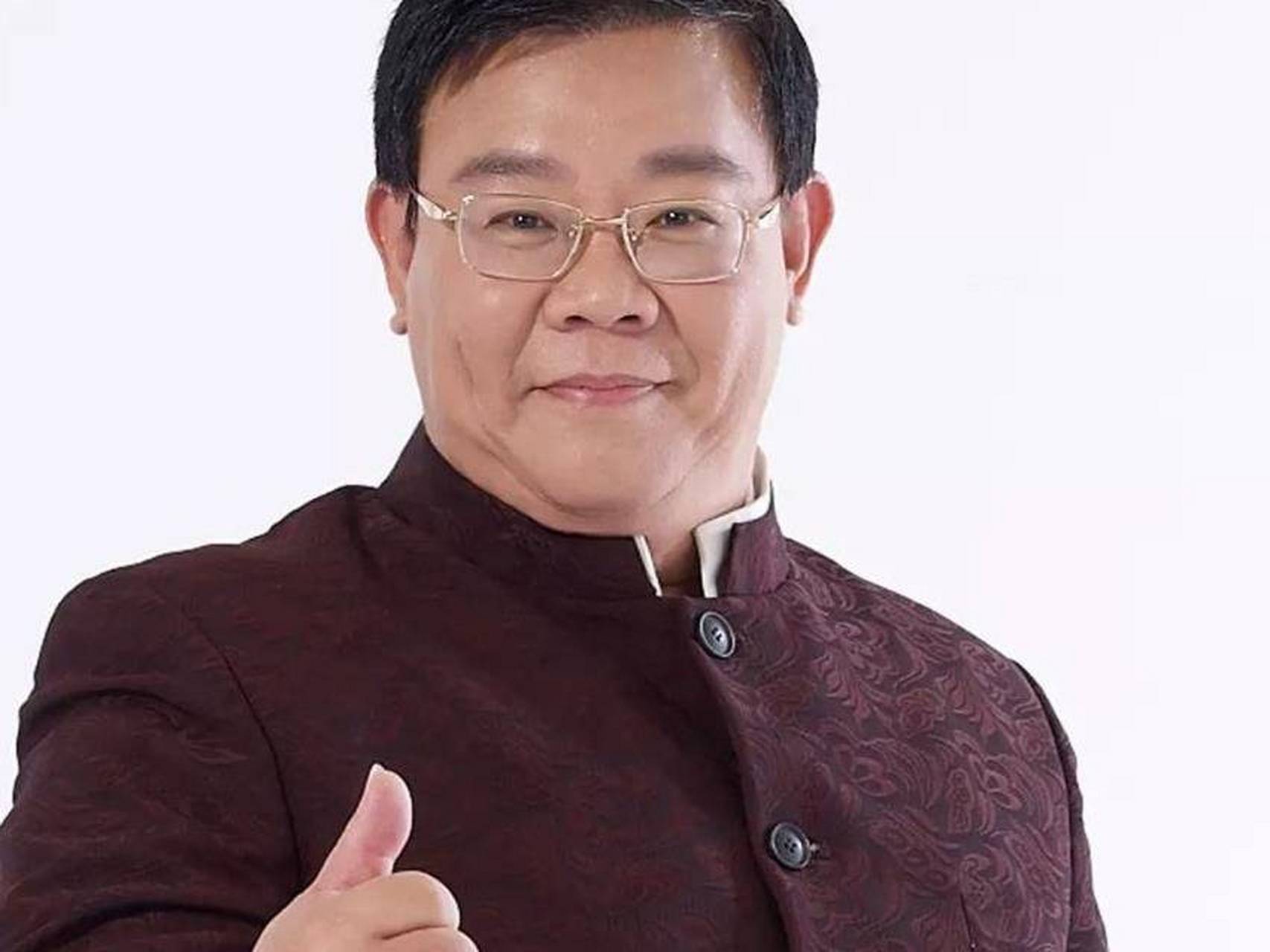 曾经,广东台《今日关注》主持人郑达配音的那一句"痛啊"惹来多少观众