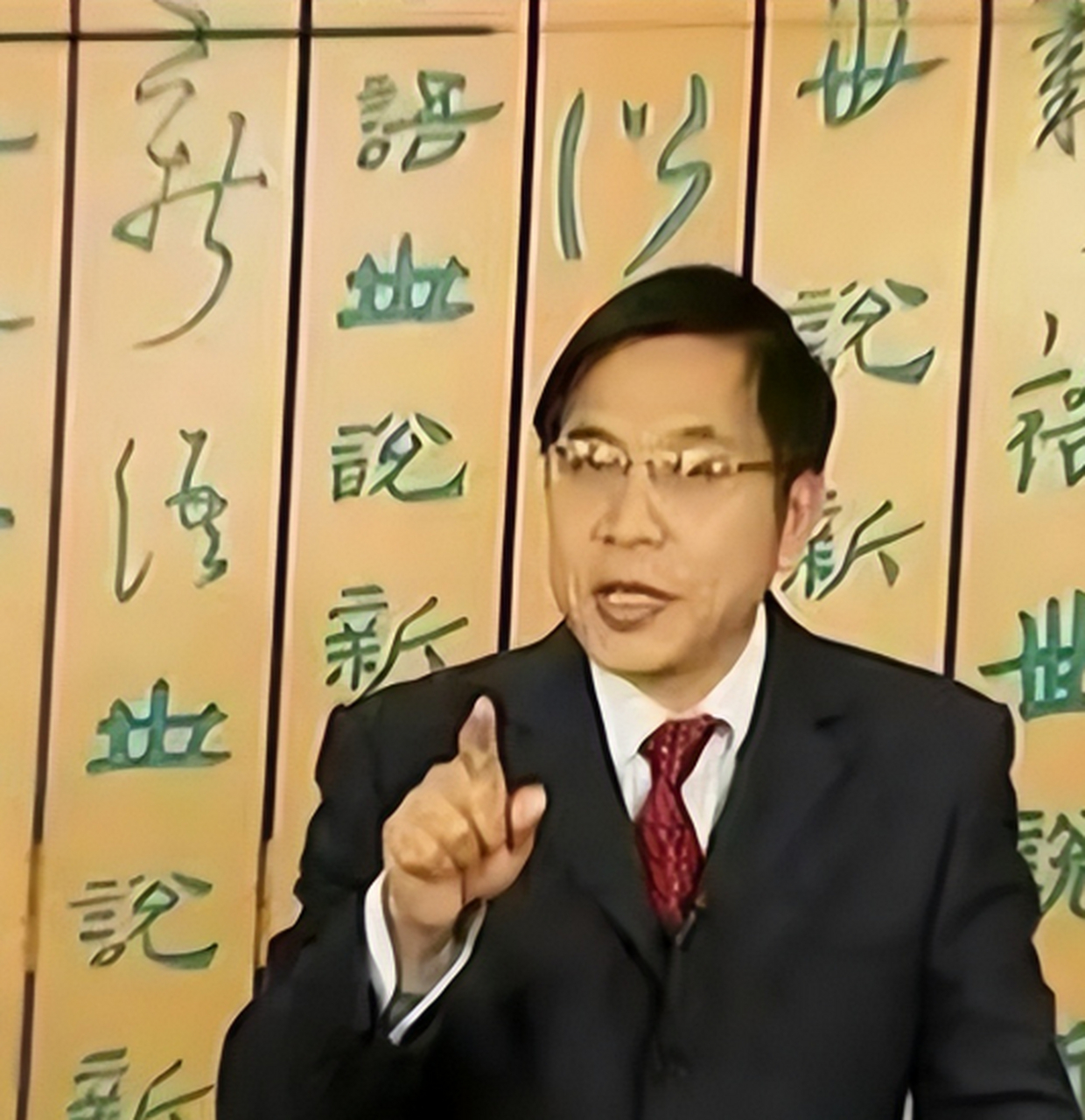 "中南大学的教授张功耀发起万人签名,要求取消中医药,这是一个中国人