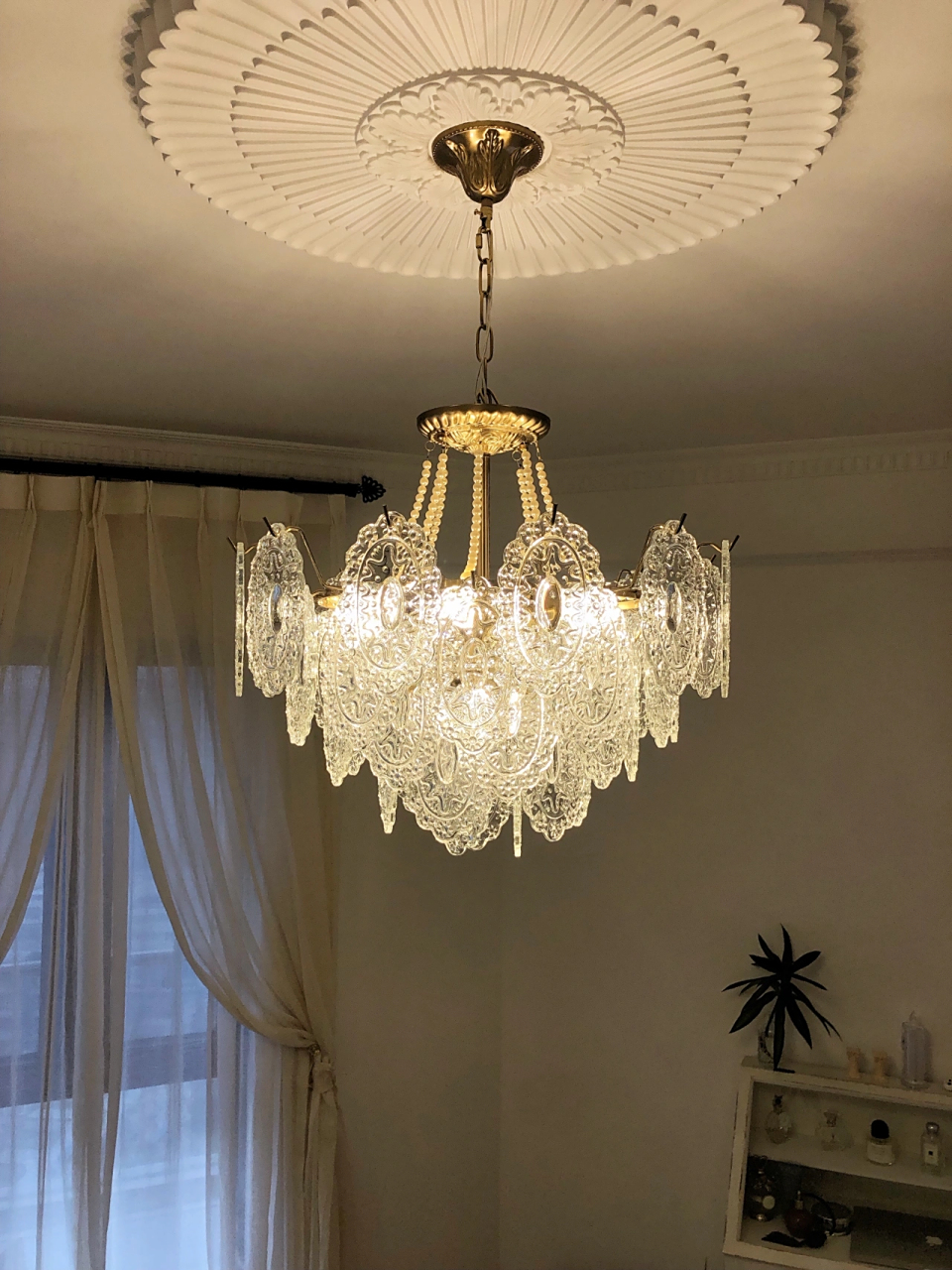 法式主卧|绝美水晶灯附灯盘吊灯安装方式 之前分享客厅吊灯就很多姐妹