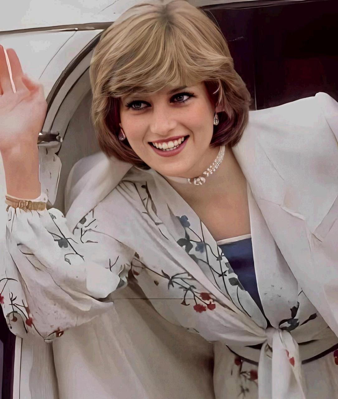 戴安娜年轻时是很多人的"梦中情人"[抠鼻]