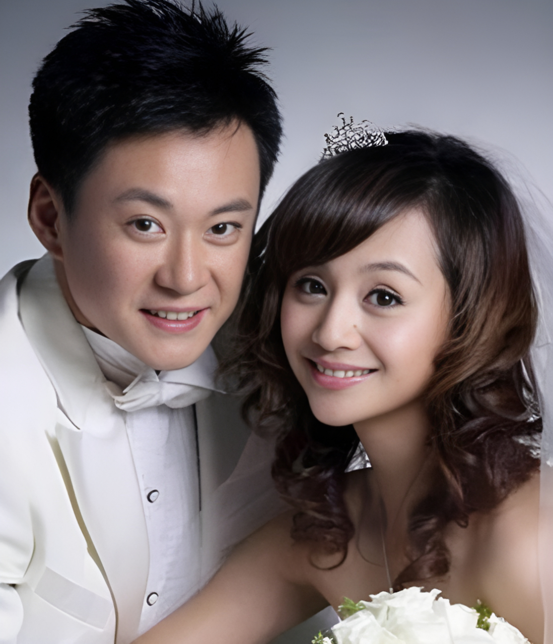 "  王斑是个三流小演员,而曹颖找就是"中老年妇女