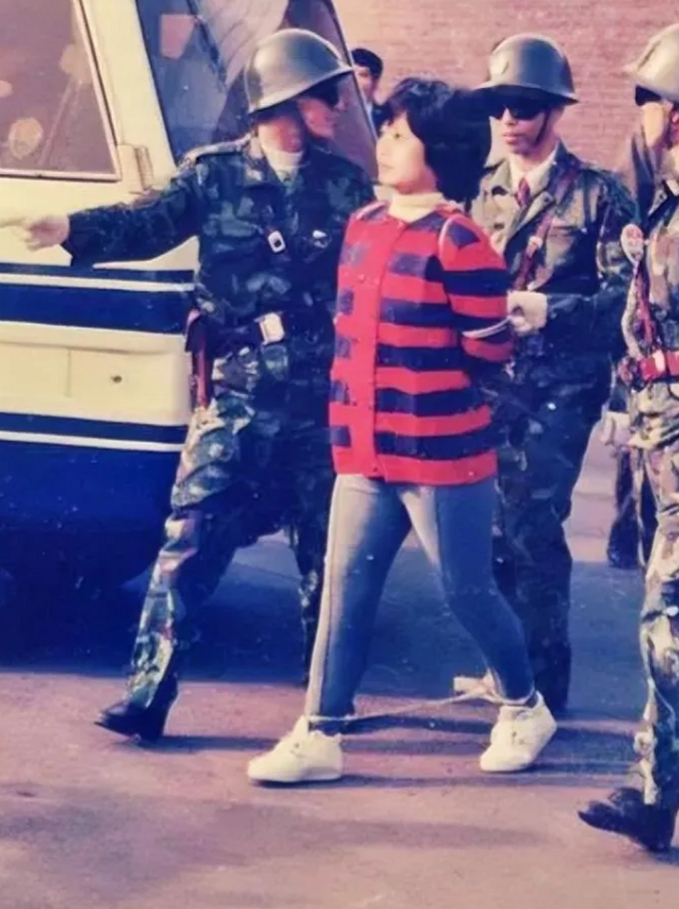 2003年,21岁的云南女孩冯翠琼因贩卖毒品罪被执行死刑.