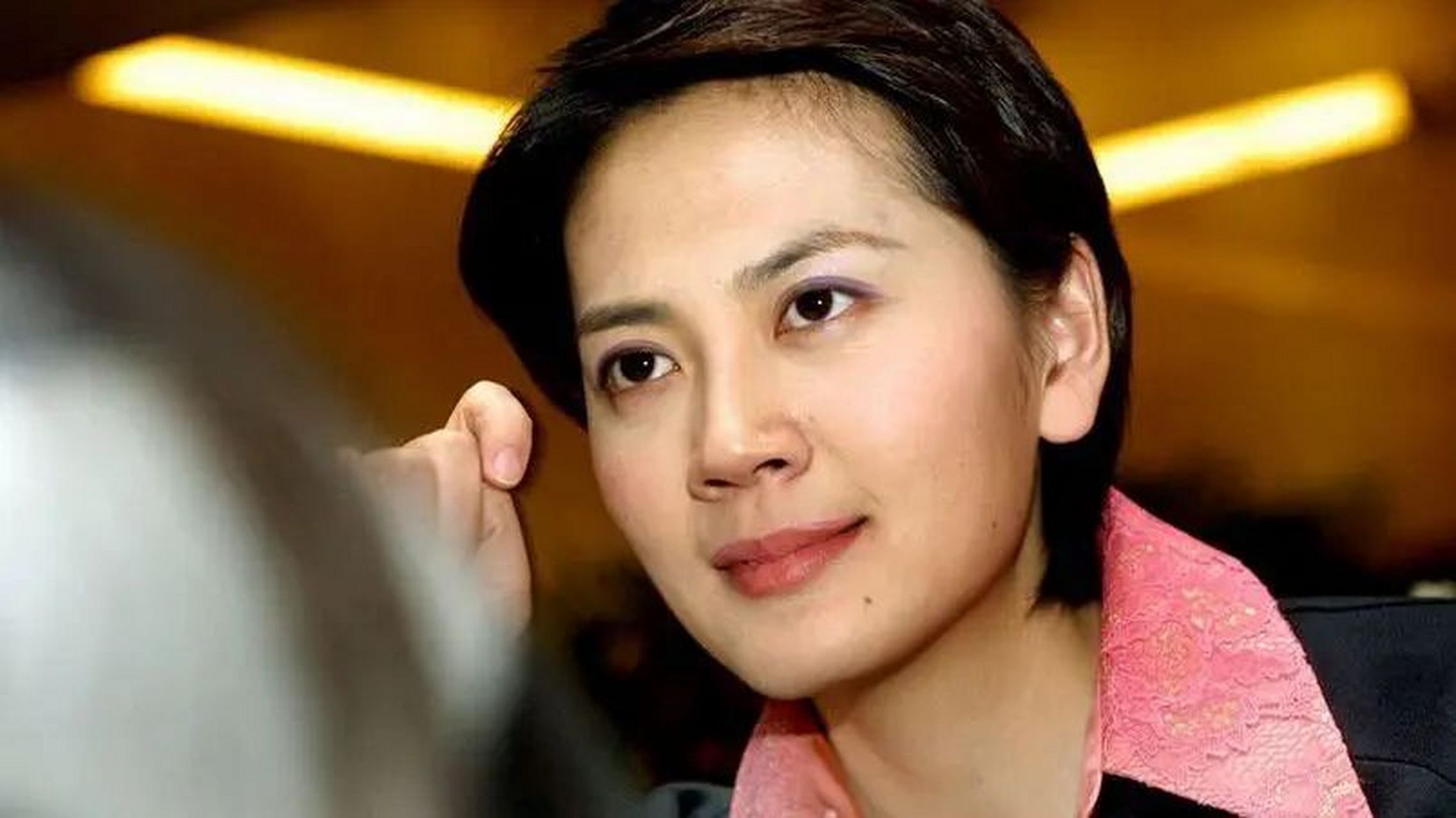 被央视"彻底开除"的主持人之沈冰