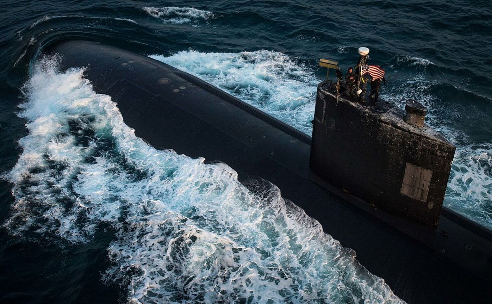 曾在 5 艘不同的美国海军潜艇服役的前声纳技术员基思·里克特说道.