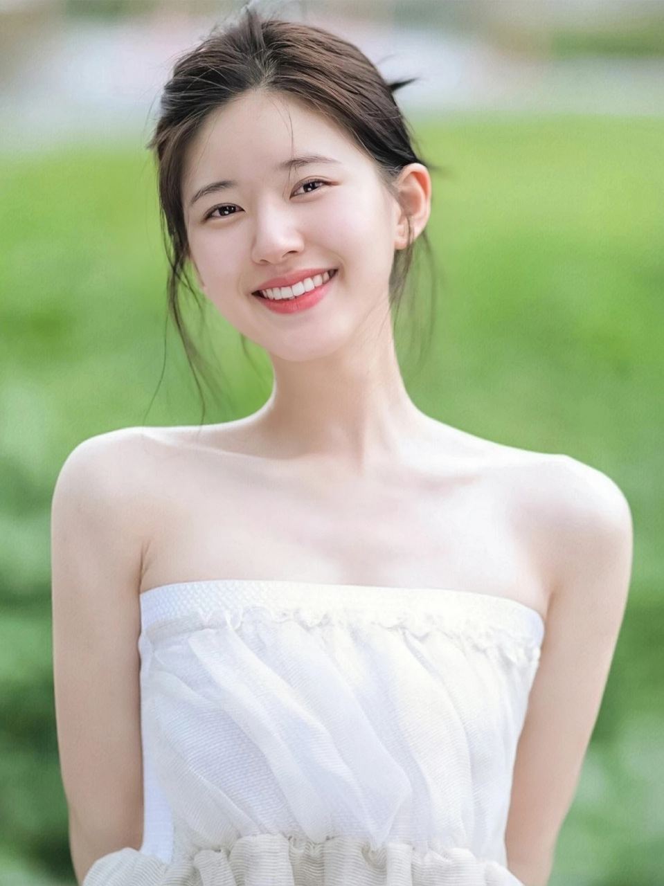 张雪迎 目前已经八个月不进组了,她一起玩的大学同学也没什么资源,就