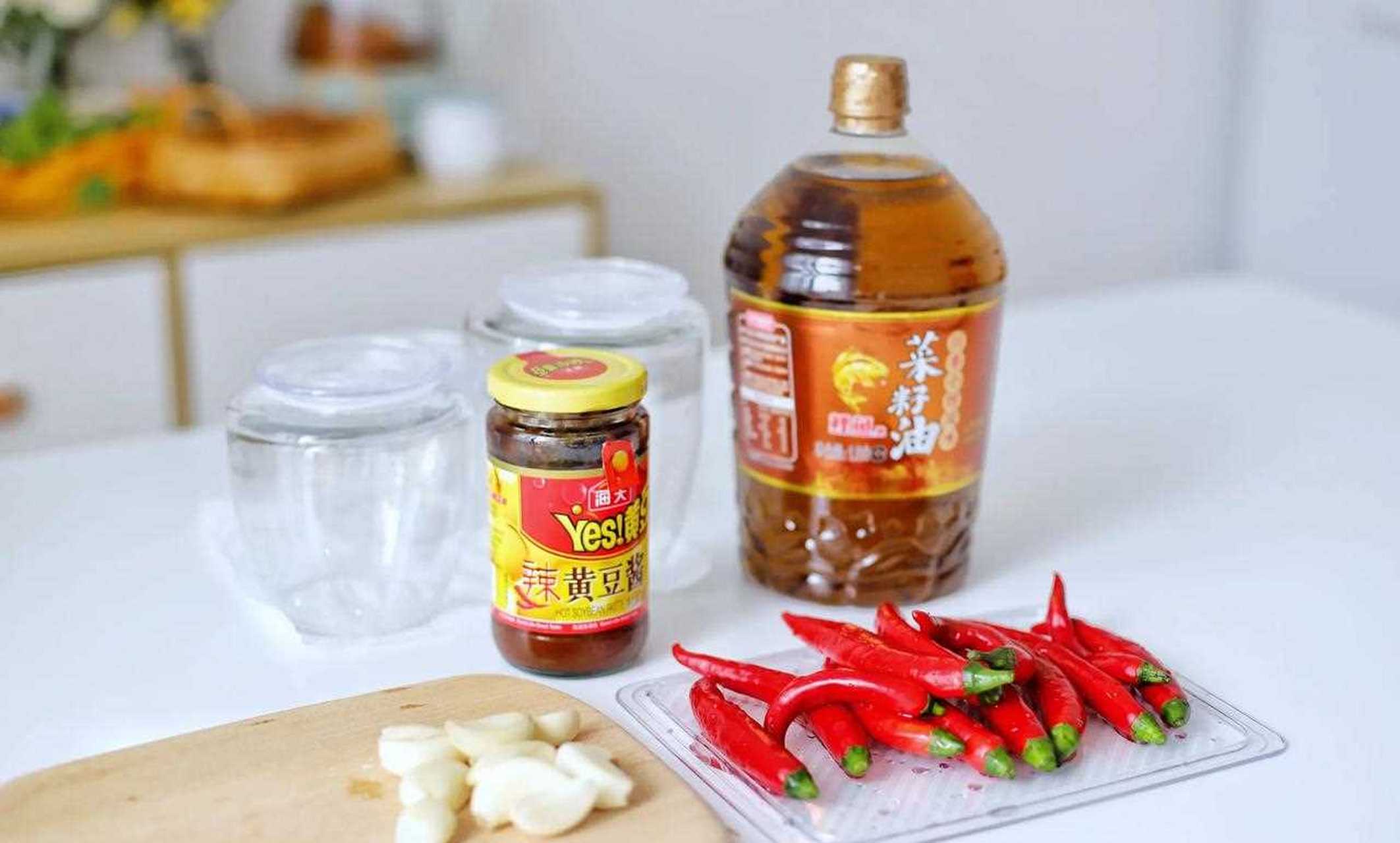 一步自制百搭的「剁椒黄豆酱」,炒菜也是万能好吃哒～[鄙视]  食材