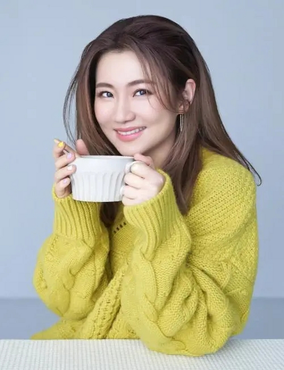 她怀孕后,身边亲朋好友都在身边帮她,未婚夫更是用