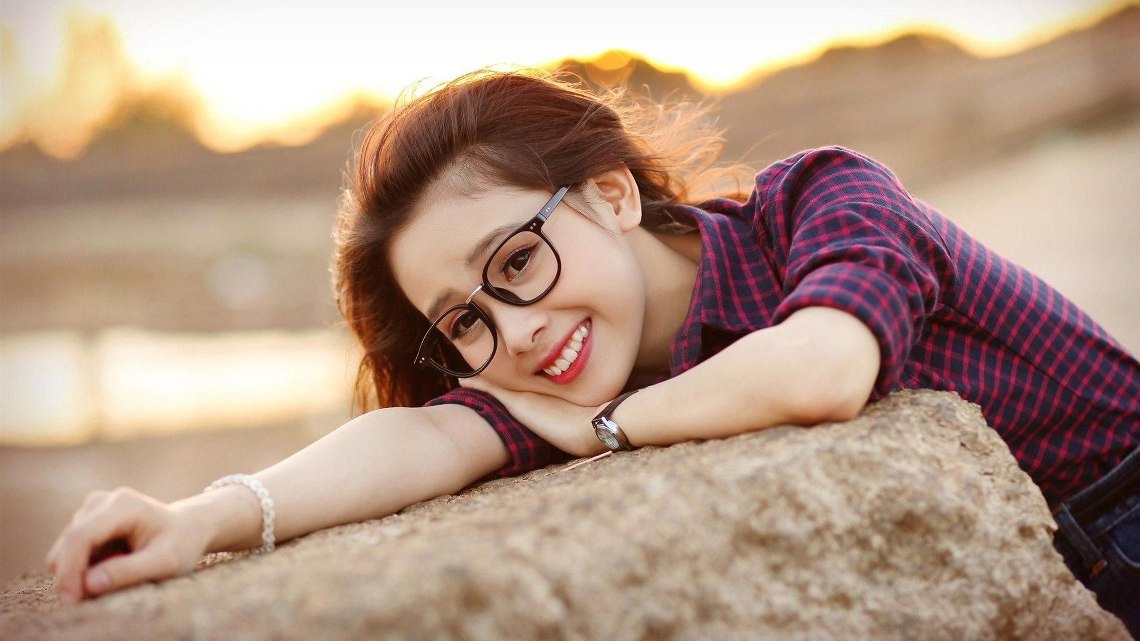 你再好,也会有人讨厌你; 你再真,也会有人怀疑你; 你再坏,也会有人帮