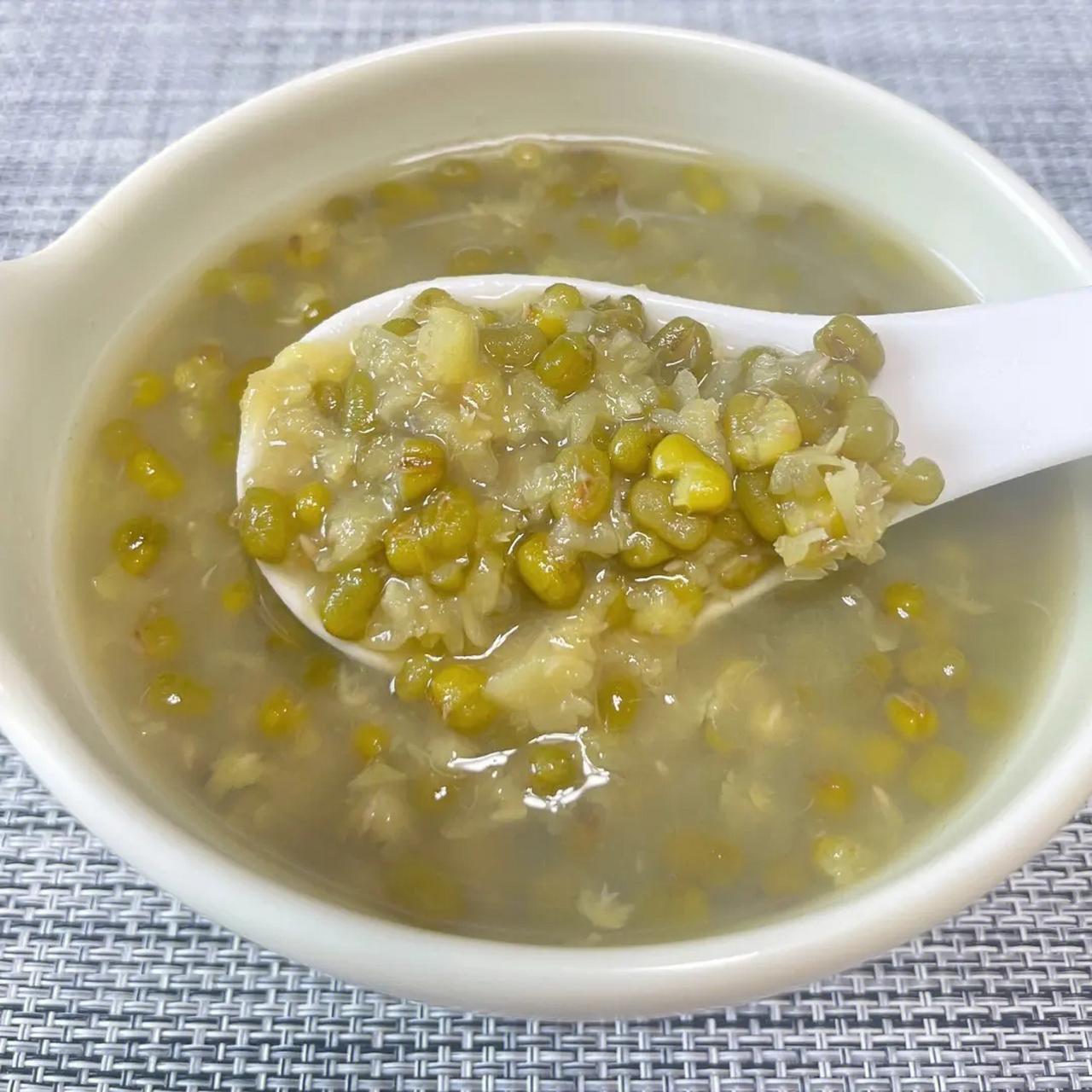 男子喝完冰镇绿豆汤诱发脑梗死# 40多岁的浙江郑先生晚上喝了一碗