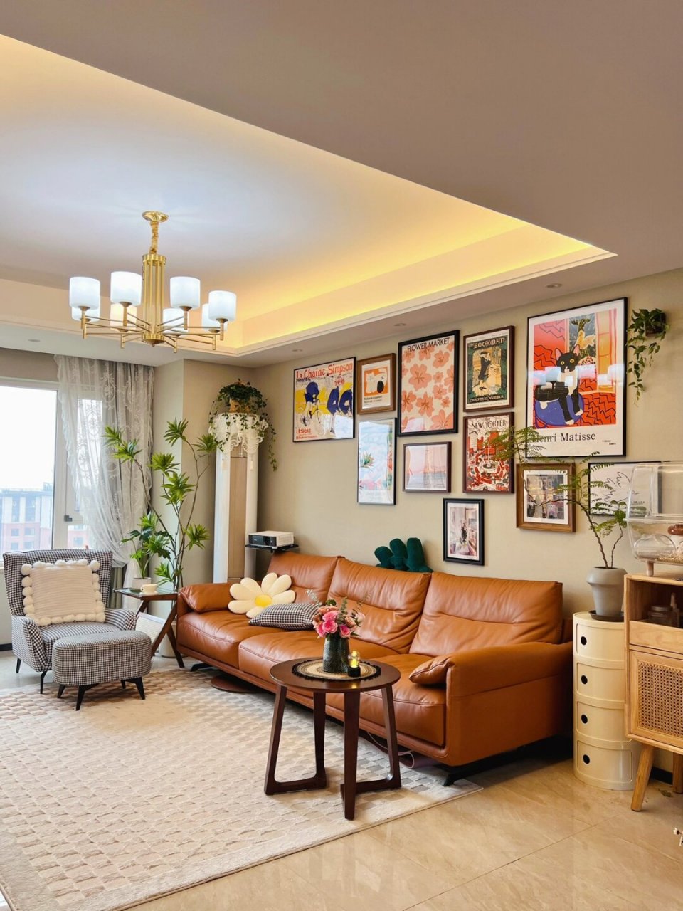 200元改造客厅背景墙  一直以来,我都觉得家里的沙发背景墙显得过于