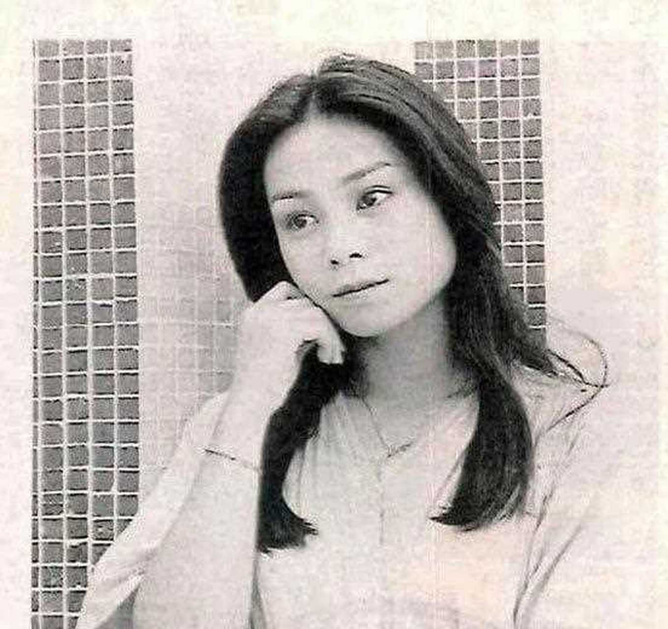 吴孟达(达叔)曾有3段婚姻,第一任太太麦莉莉是圈外人,达叔在尖沙咀五
