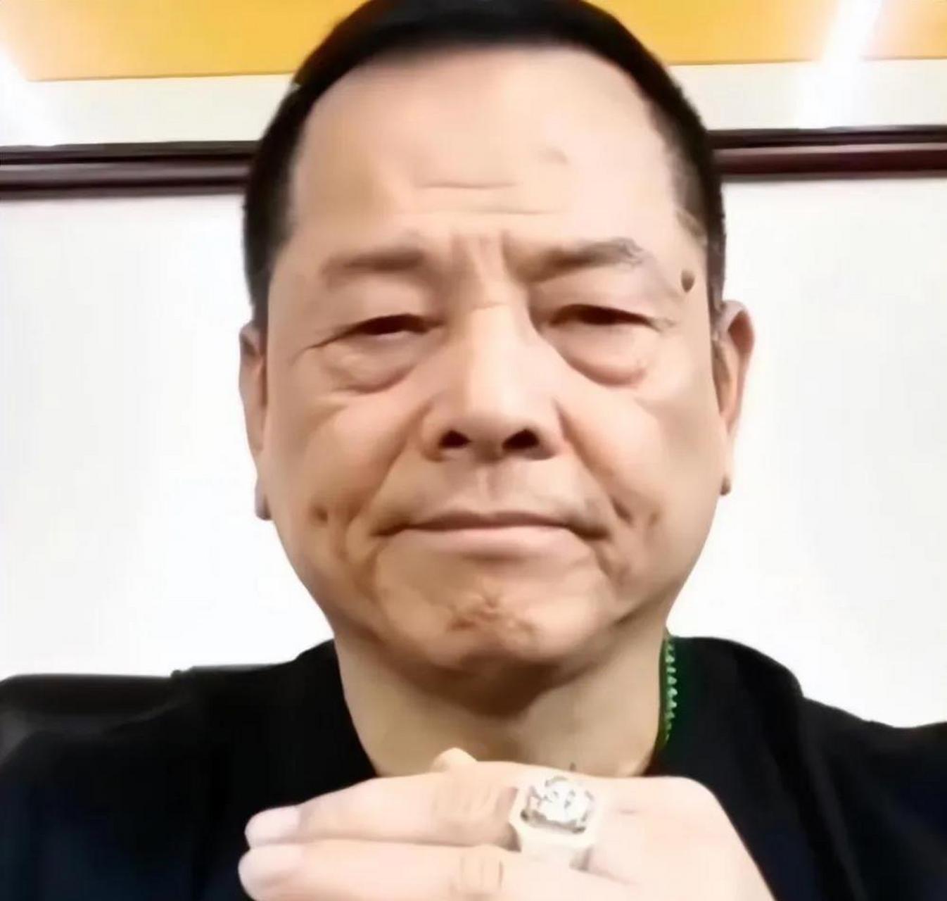 14k大佬"崩牙驹"的军师石永祥在1997年5月4日在一场黑帮火拼中被枪杀