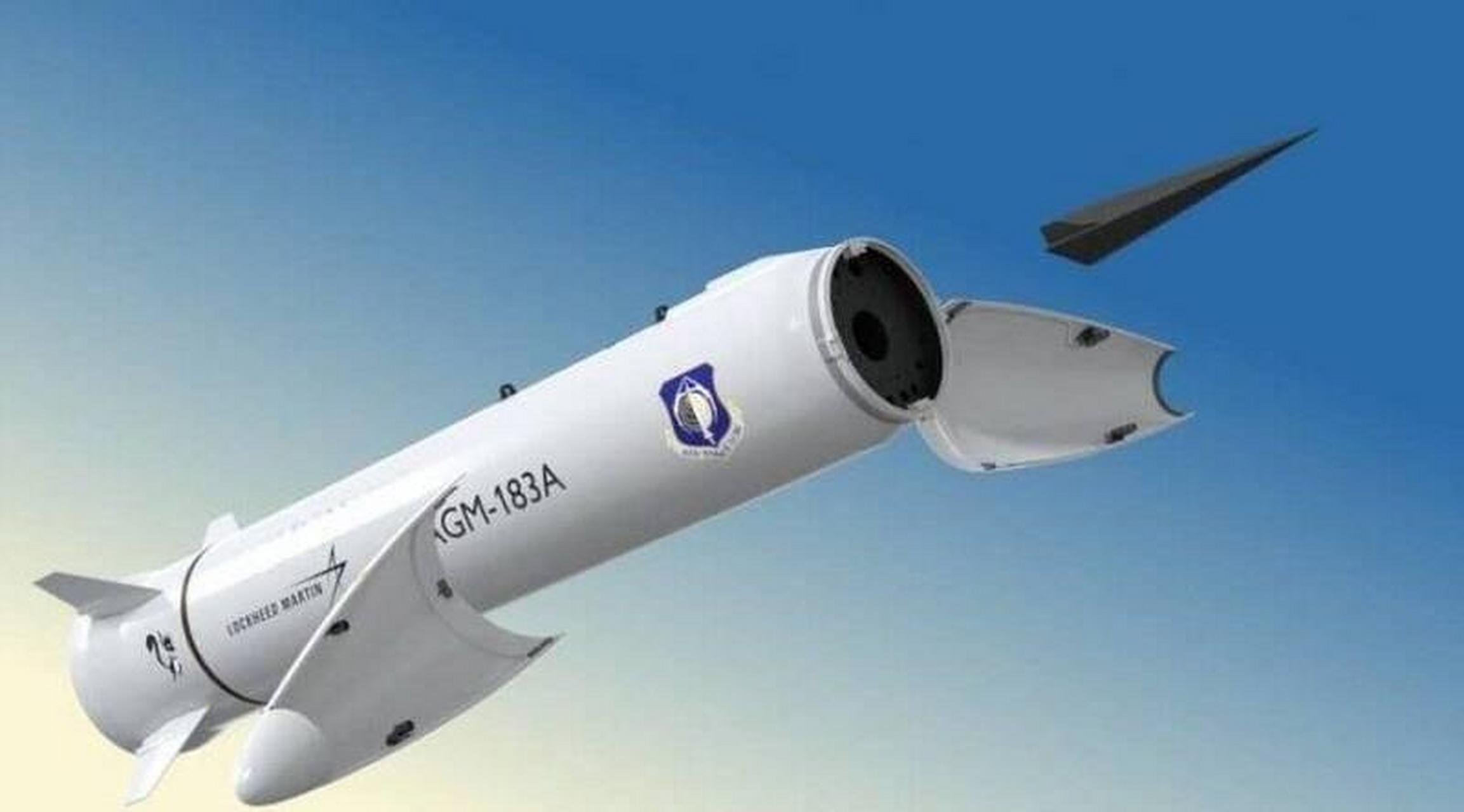 在2019年的国庆大阅兵中,中国已经展示出了东风17高超音速导弹,不过根