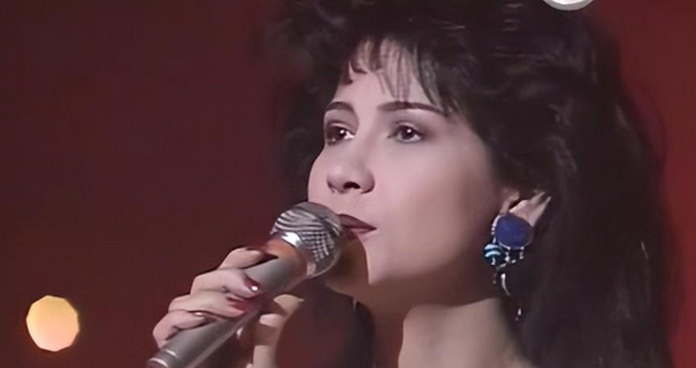 甄妮:邓光荣在洗脸,周润发说了台词,邓光荣的演技比他好 甄妮是著名的