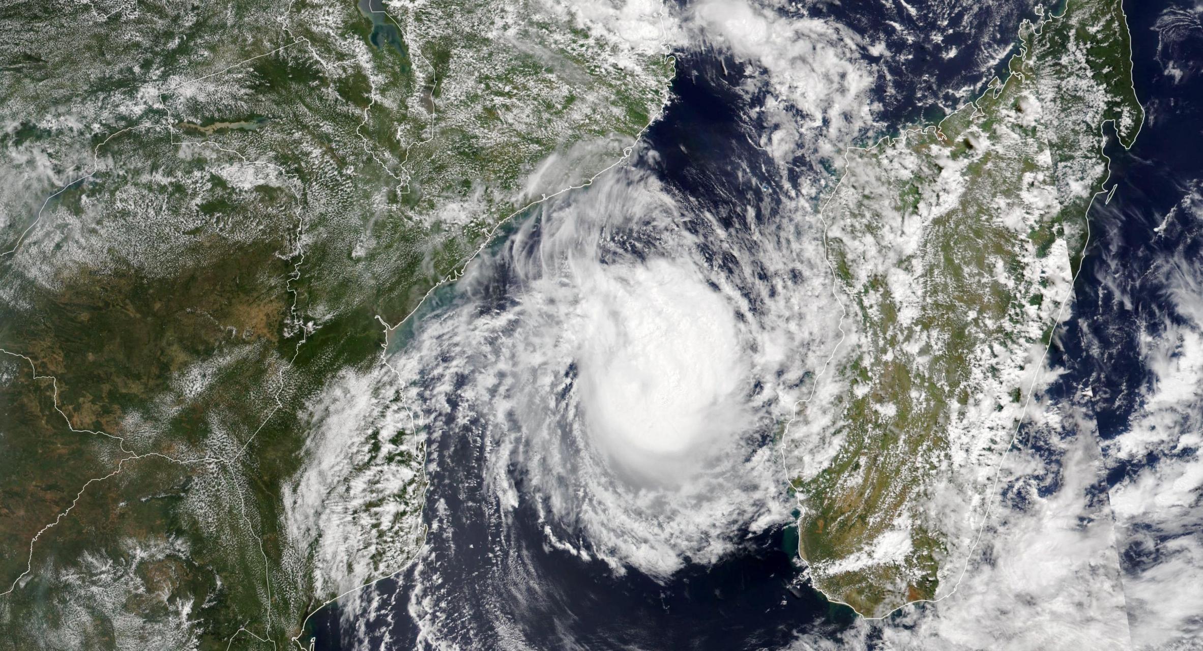 印度洋飓风弗雷迪自2月4日在爪哇岛以南海域生成以来,吸足了印度洋的