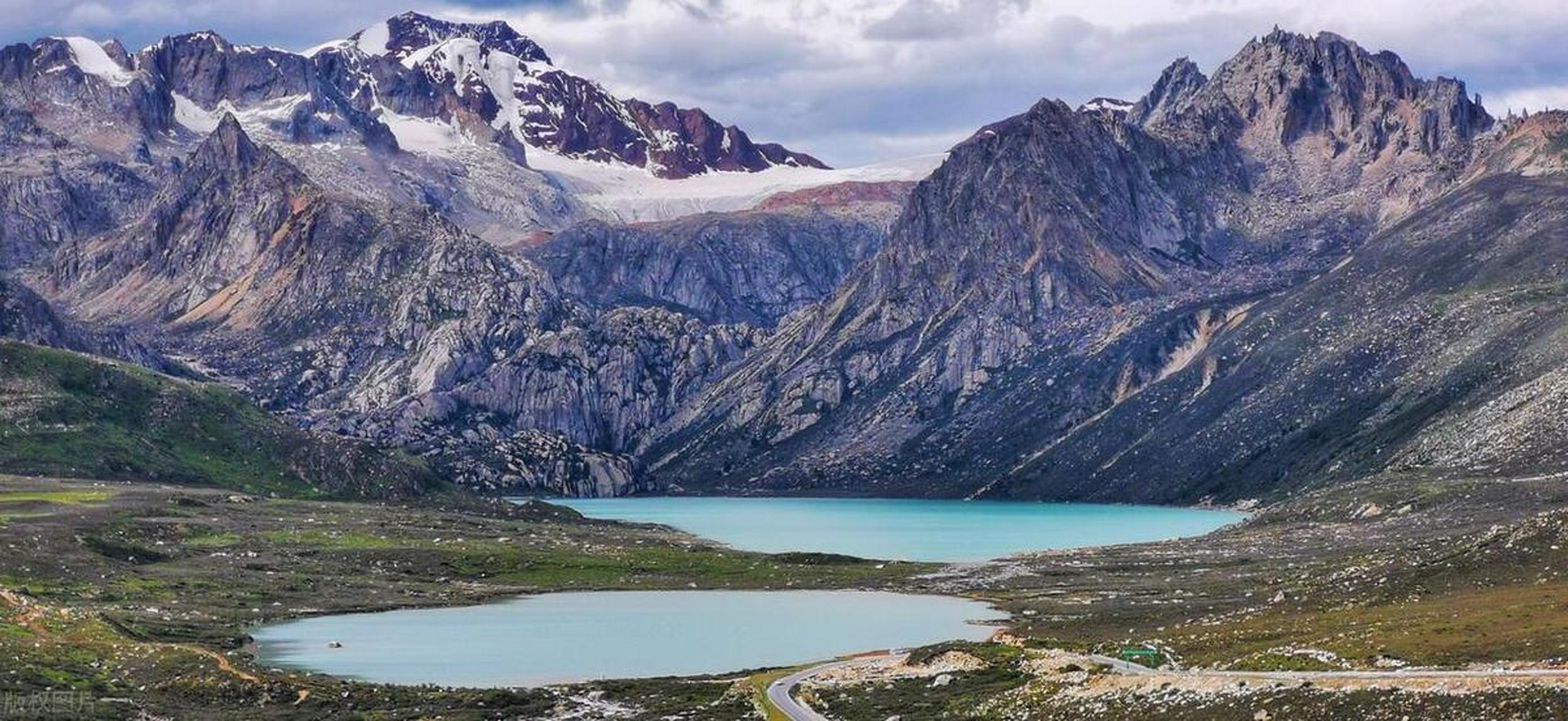 雪山湖泊风景美句图片