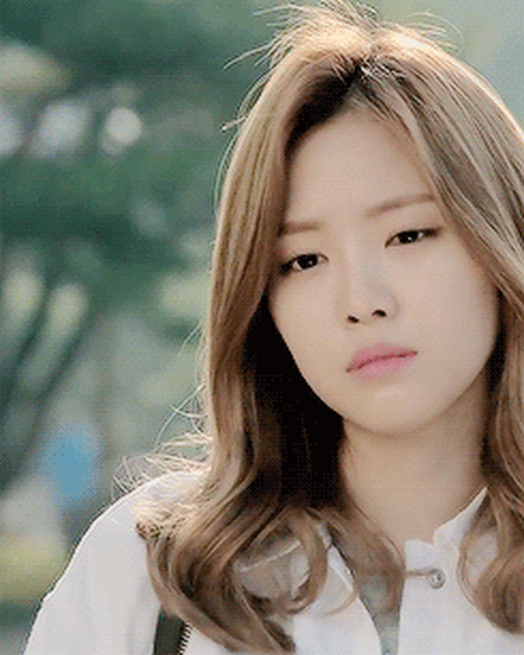 孙娜恩不仅拥有168的高挑身材,还有着神仙般的颜值