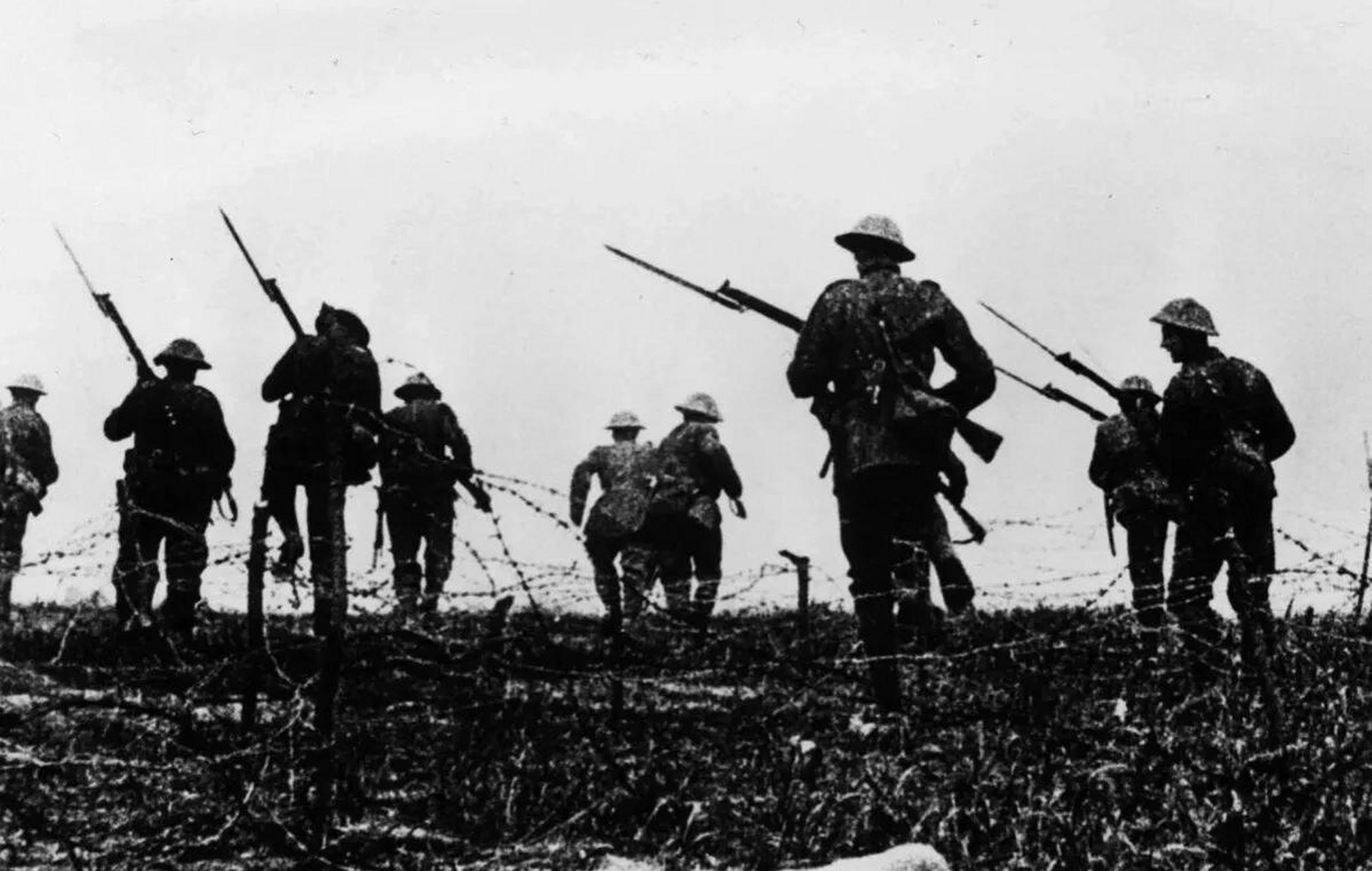 1917年一战期间,英国军队与土耳其军队在西奈沙漠地区,都挖了战壤,筑