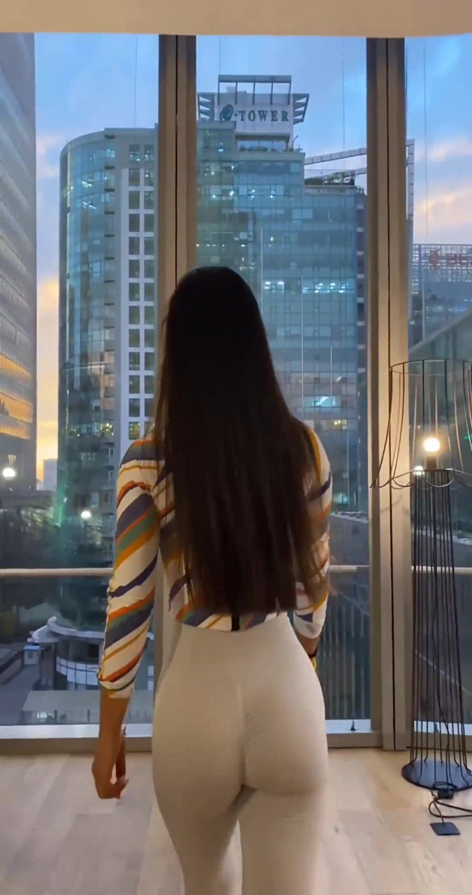 紧身裤健身女孩,背影迷人!