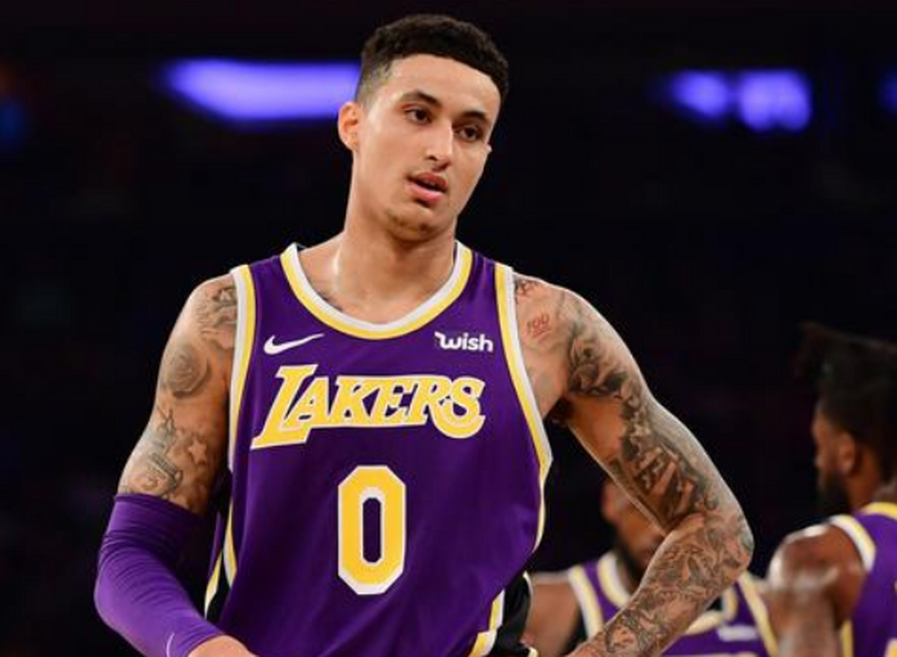 北京时间6月21日,奇才队前锋库兹马已经拒绝执行下赛季价值1300万美元