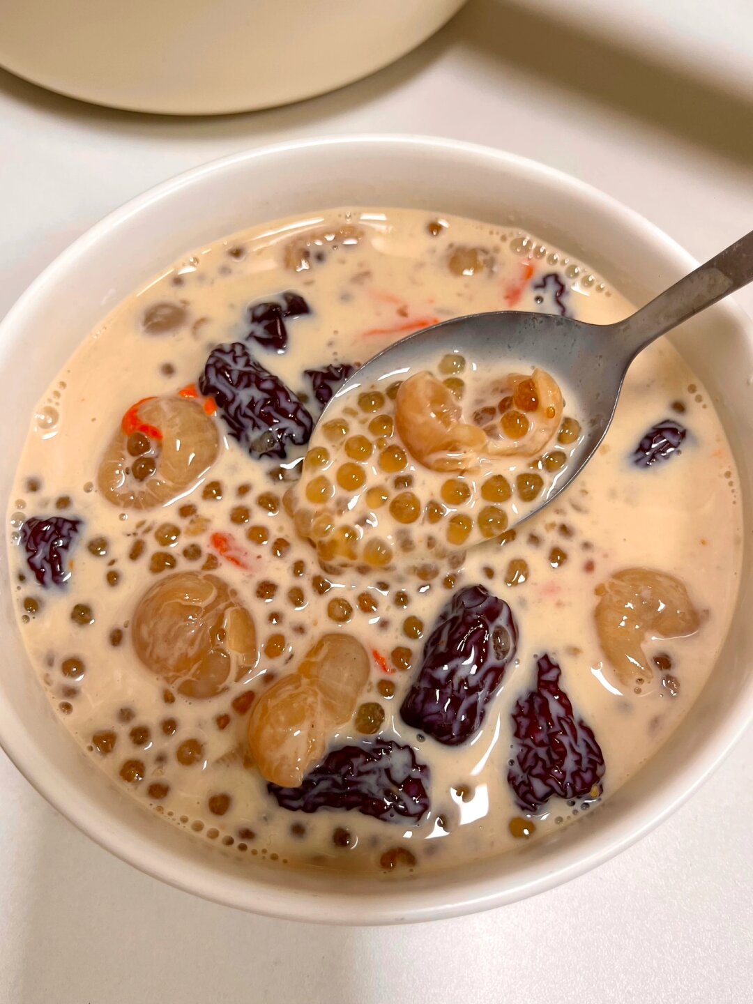 这是秋冬时节我最爱的一款红糖姜奶西米露