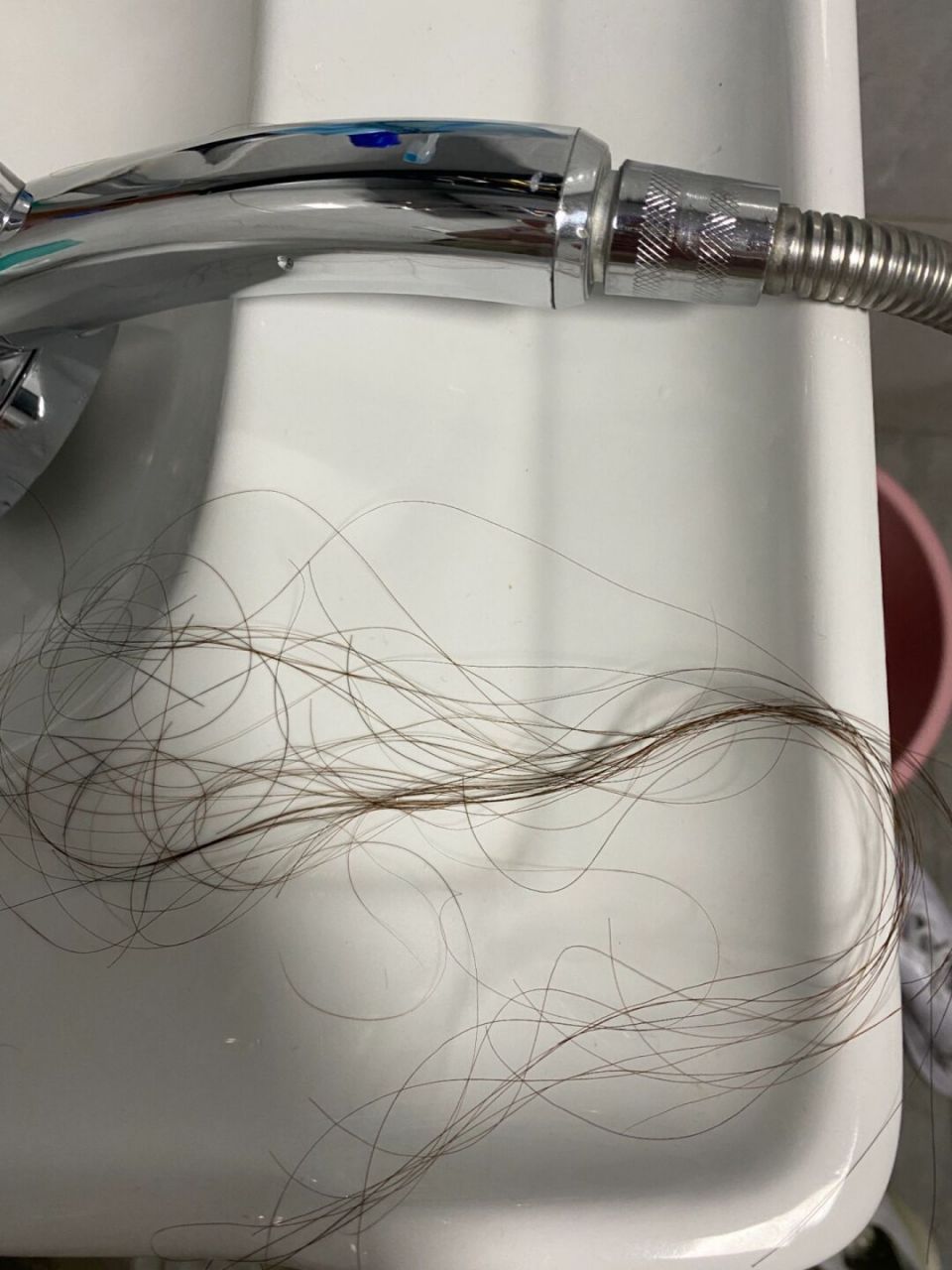 100根头发是多少  图一100根 图二50根 图三150 这也掉的太多了