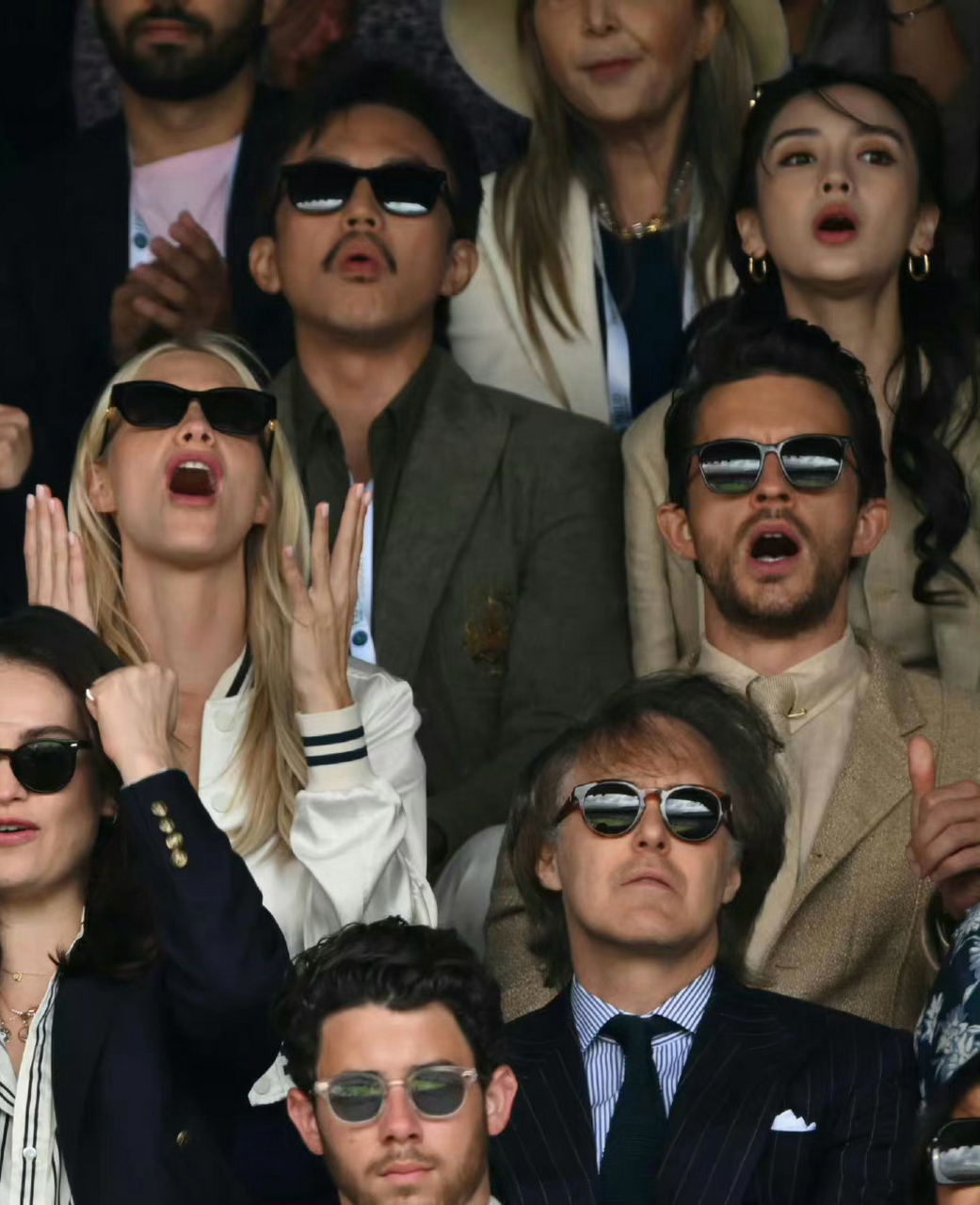 邓超angelababy同框合影#  最近,娱乐圈的热点人物邓超和angelabayy