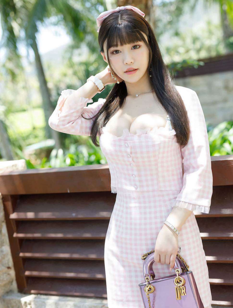 日韩风摄影,清纯靓丽的女孩朱可儿,傲人的身材令人羡慕.[微笑]愿您们