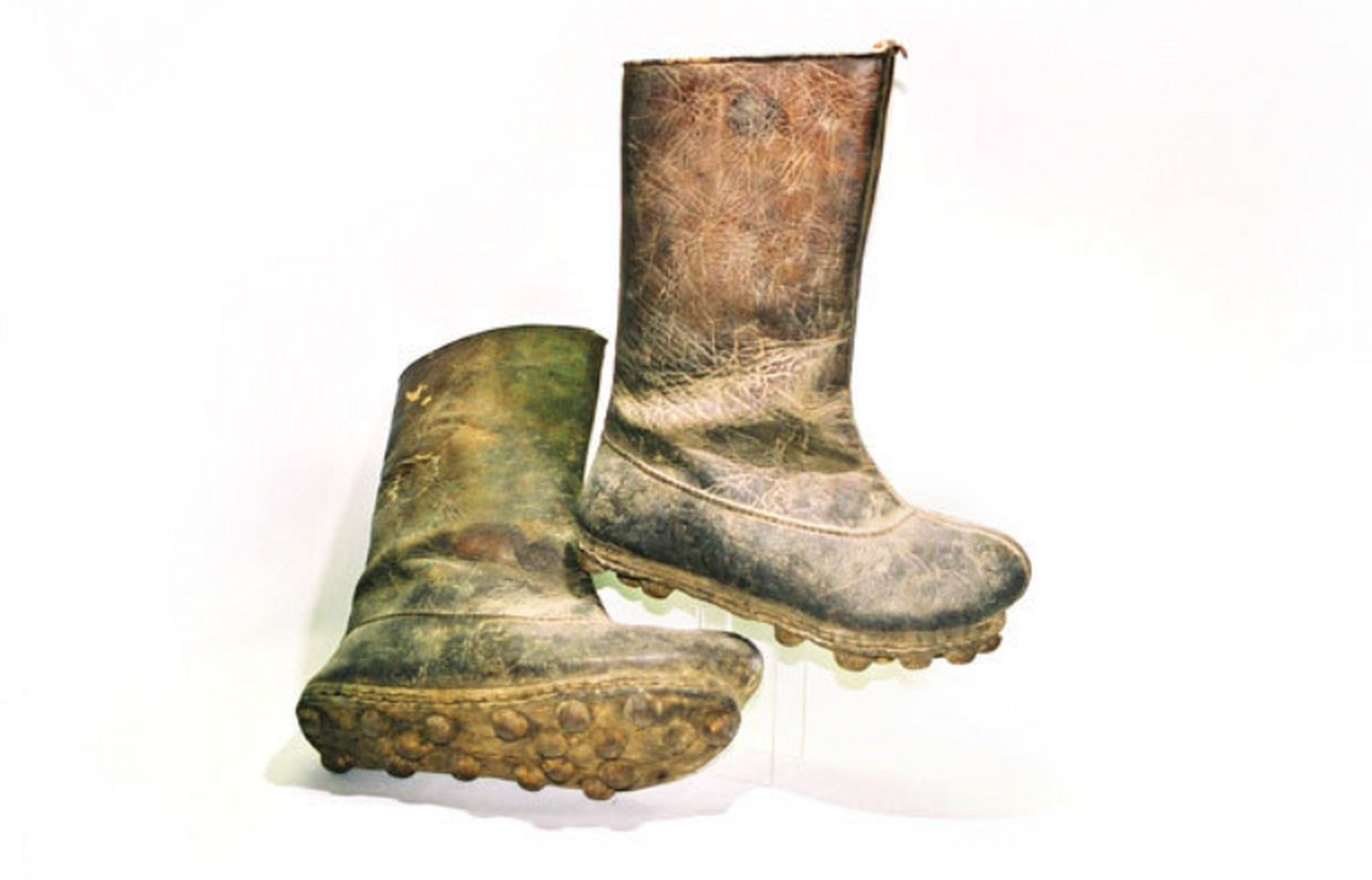 明代官员下雨时穿的钉靴!