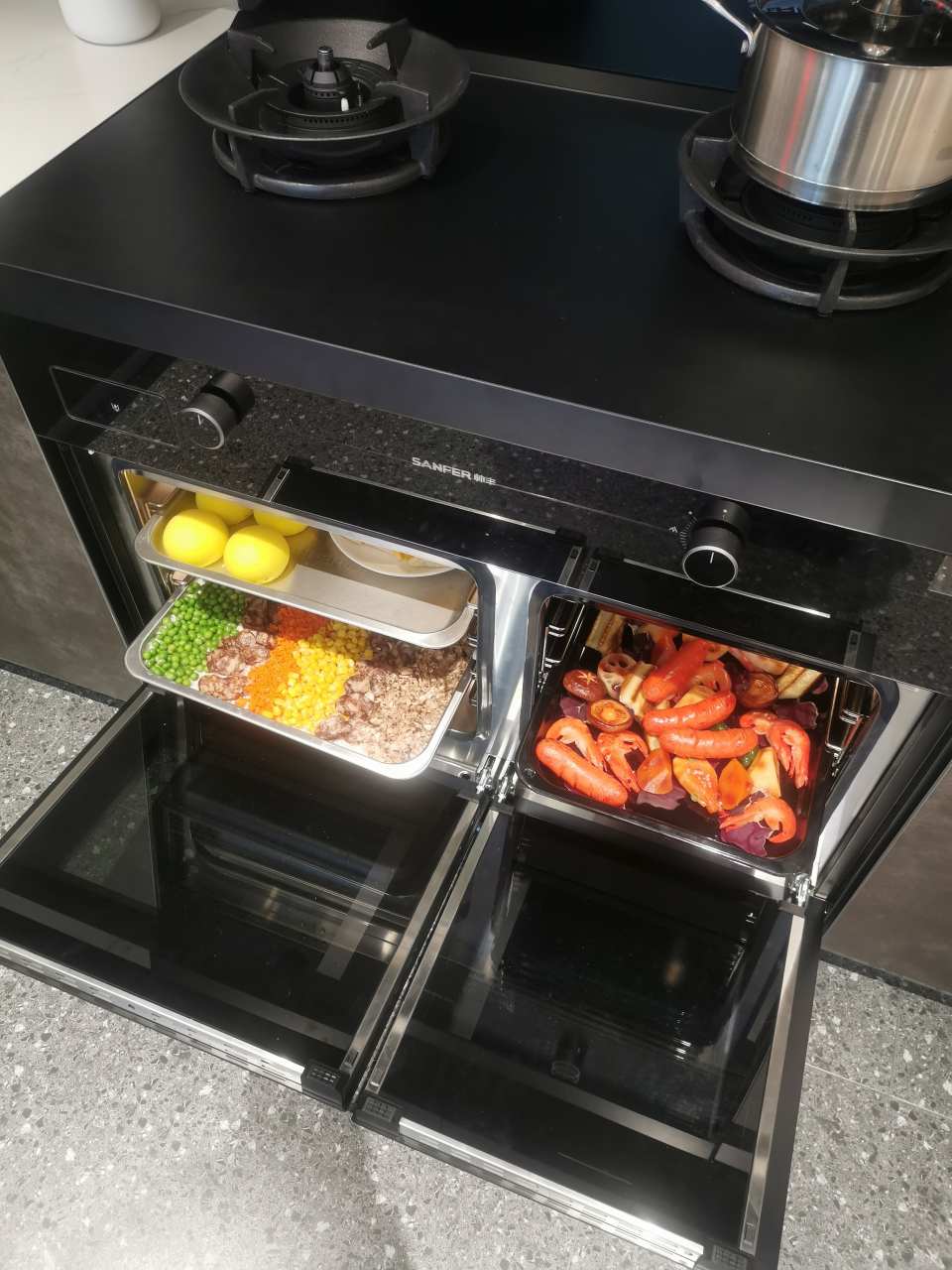 集成灶十大品牌帅丰【天机3】蒸烤同步集成灶的蒸烤箱部分设计也是