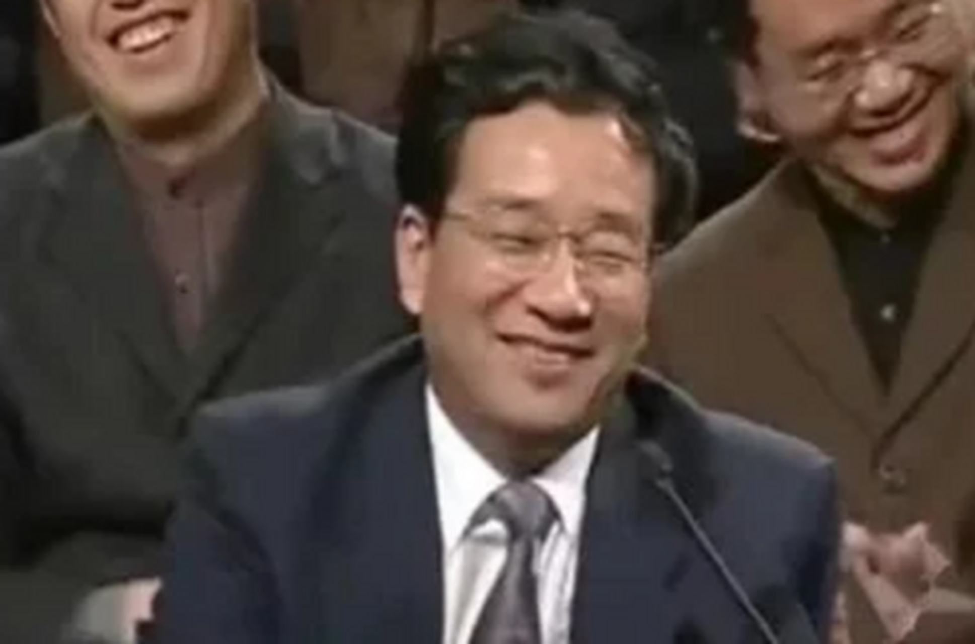 2006年的《赢在中国》上,一个灰头土脸的小伙子对当时如日中天的慧聪