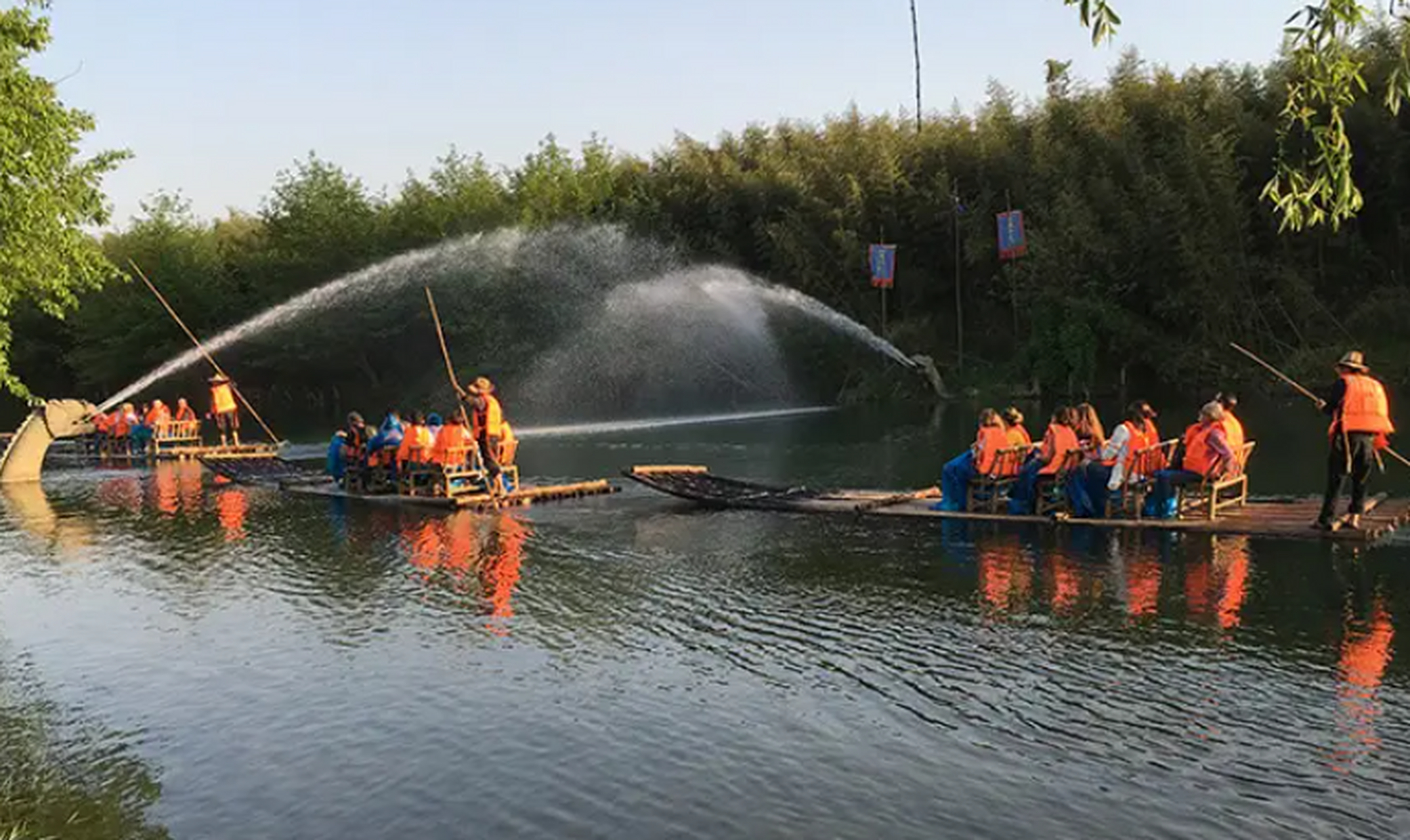 江南第一漂景区图片