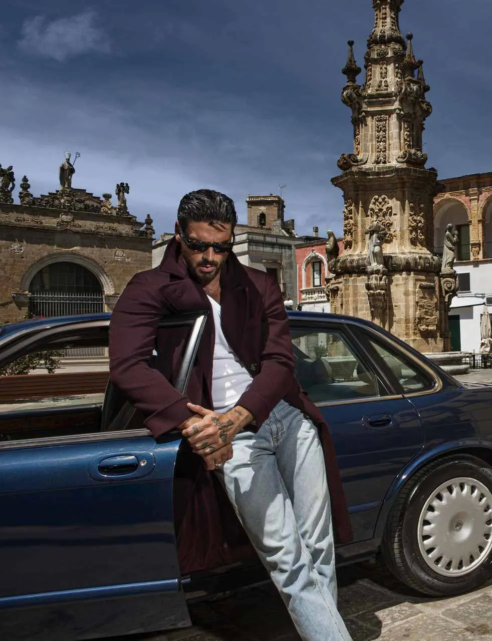 性感男星michele morrone 亮相巴西版时装男士五月刊封面,演绎杜嘉班