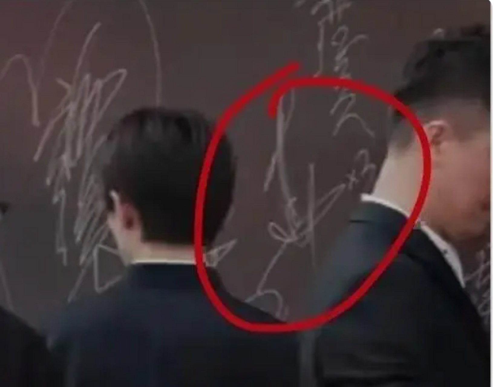 明星的签名真的看不懂!